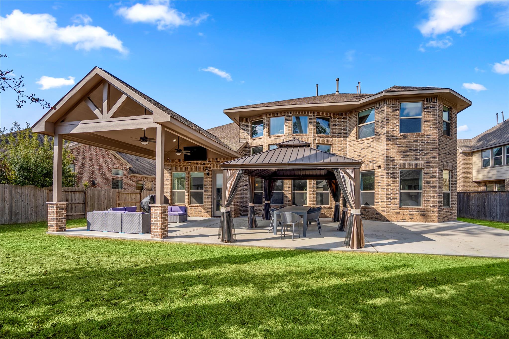 507 Woodsy Pine Court