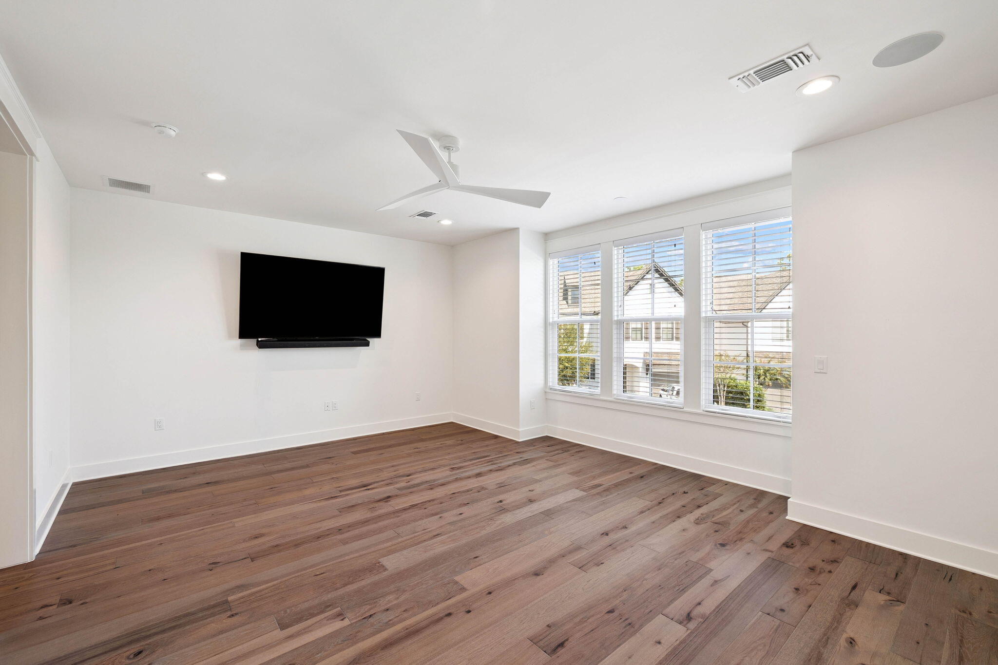 202 Ridgewalk Circle