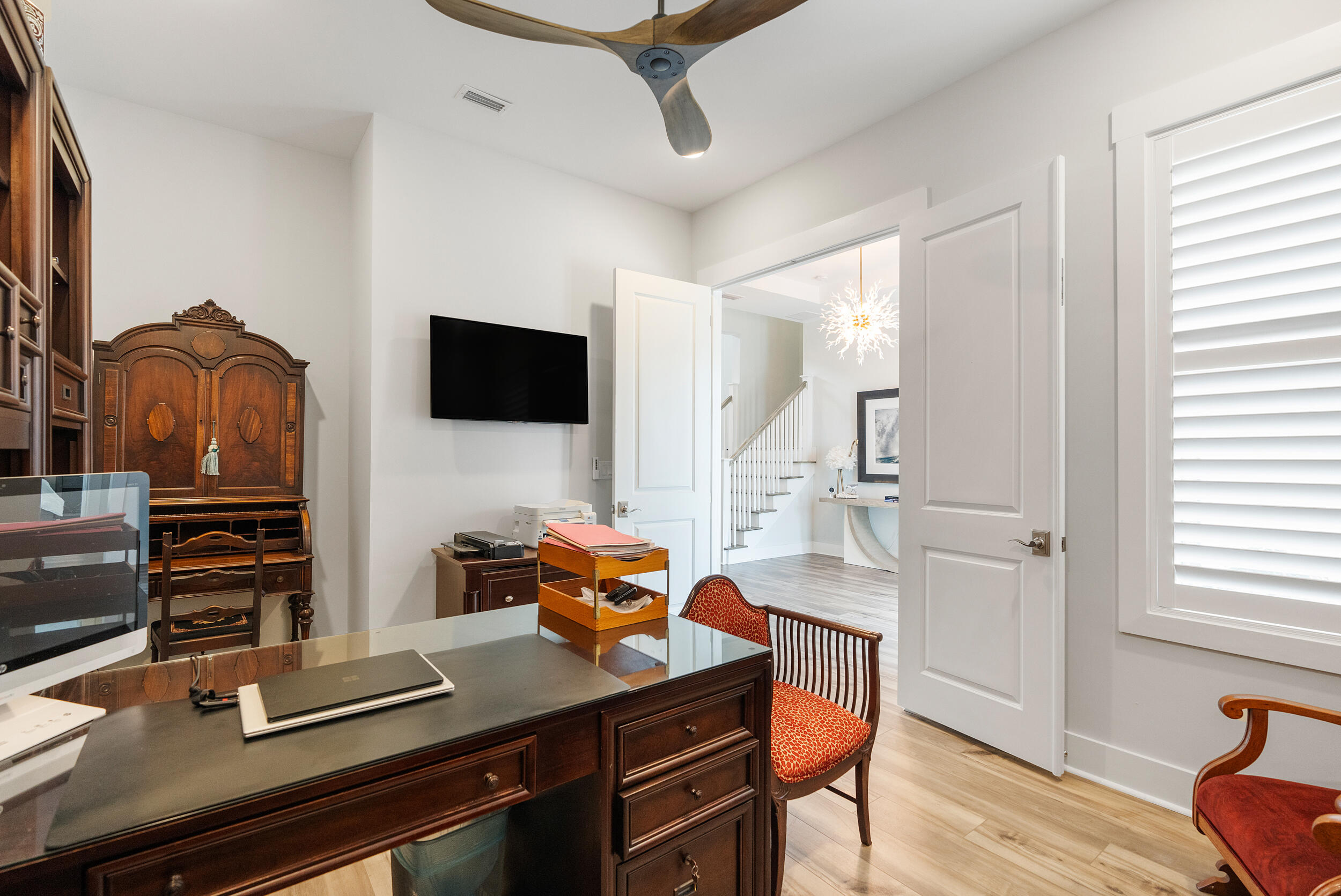 276 W Lafayette Road