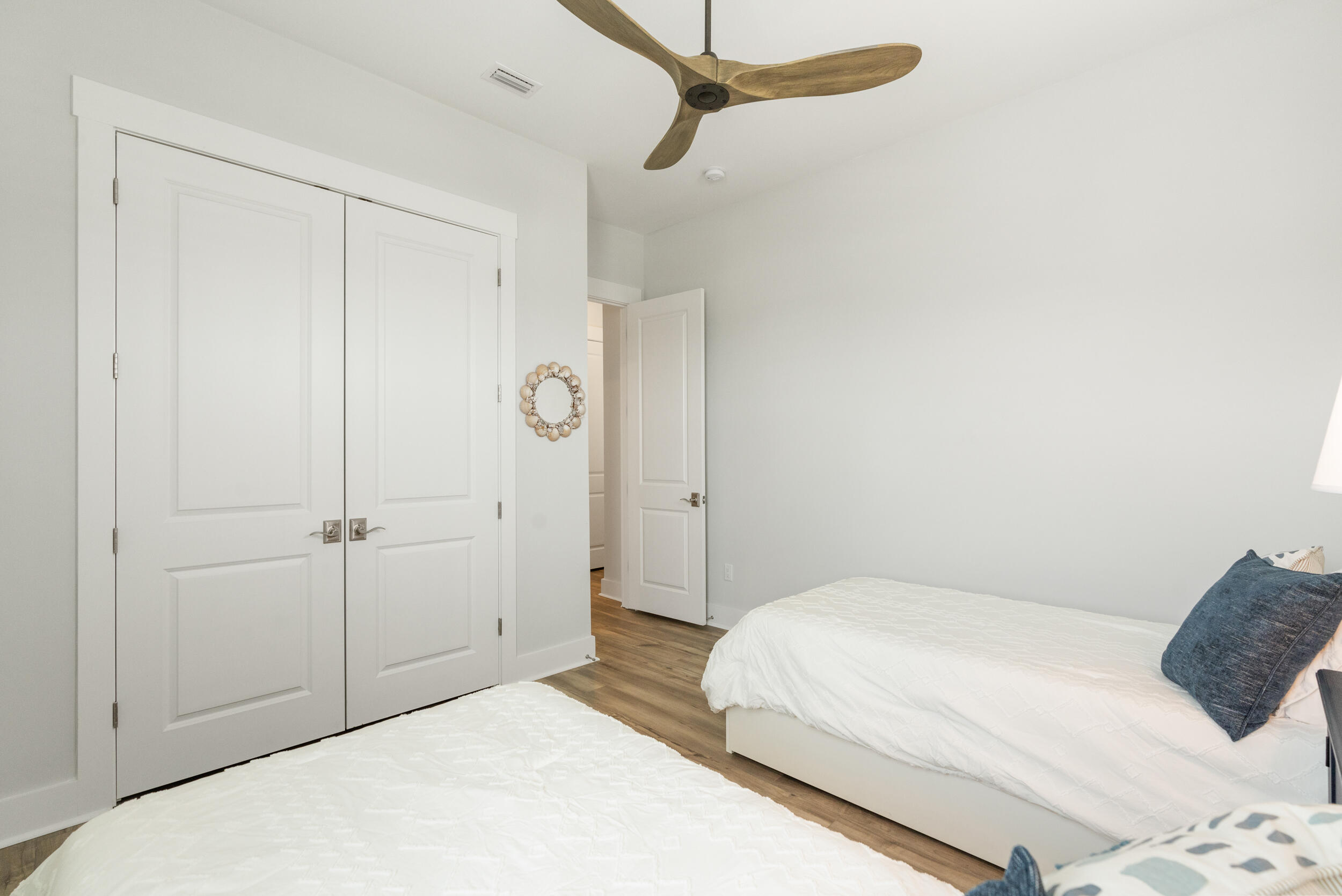 276 W Lafayette Road