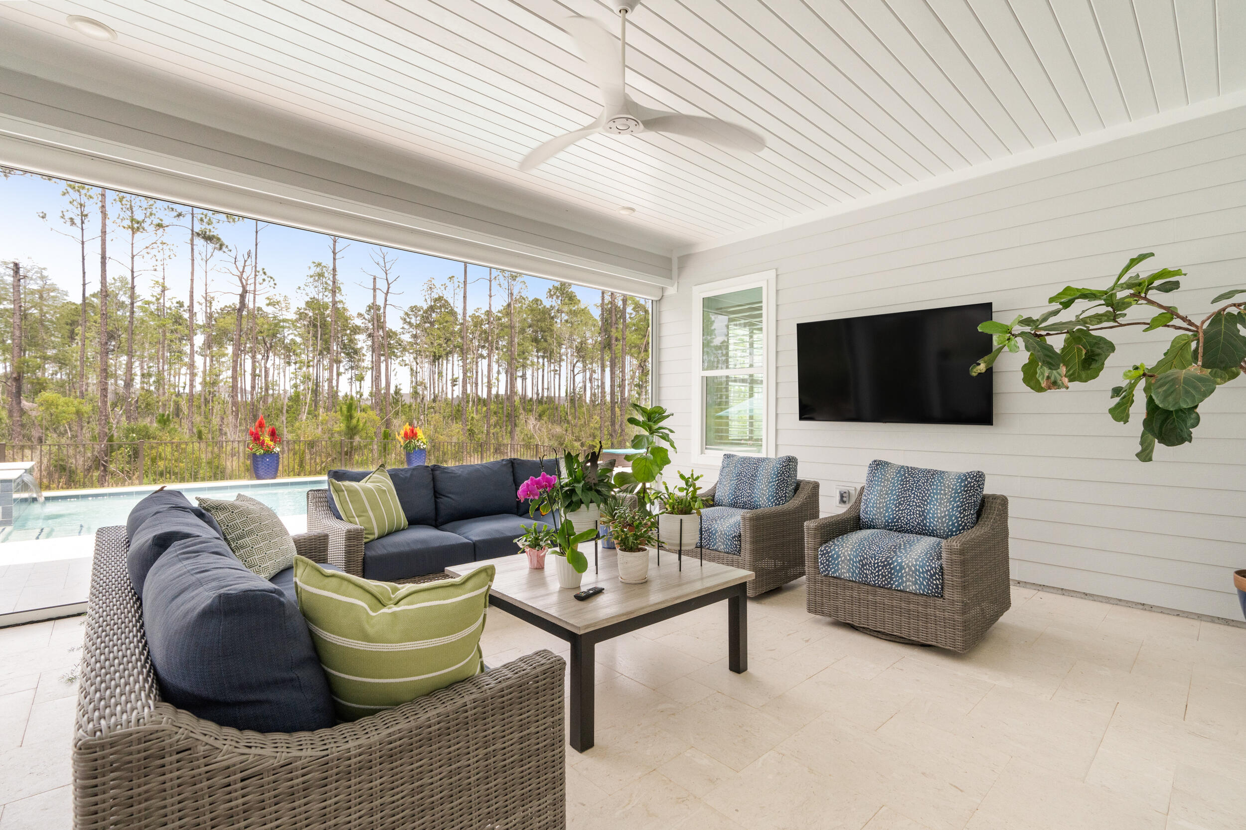 276 W Lafayette Road