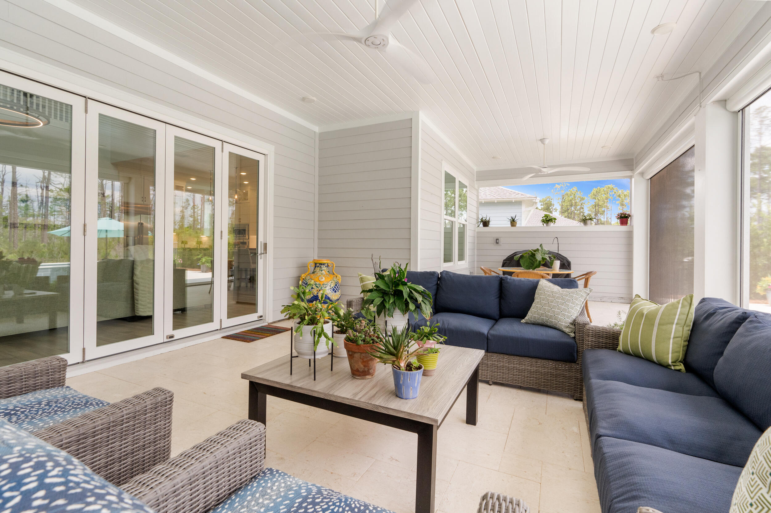 276 W Lafayette Road