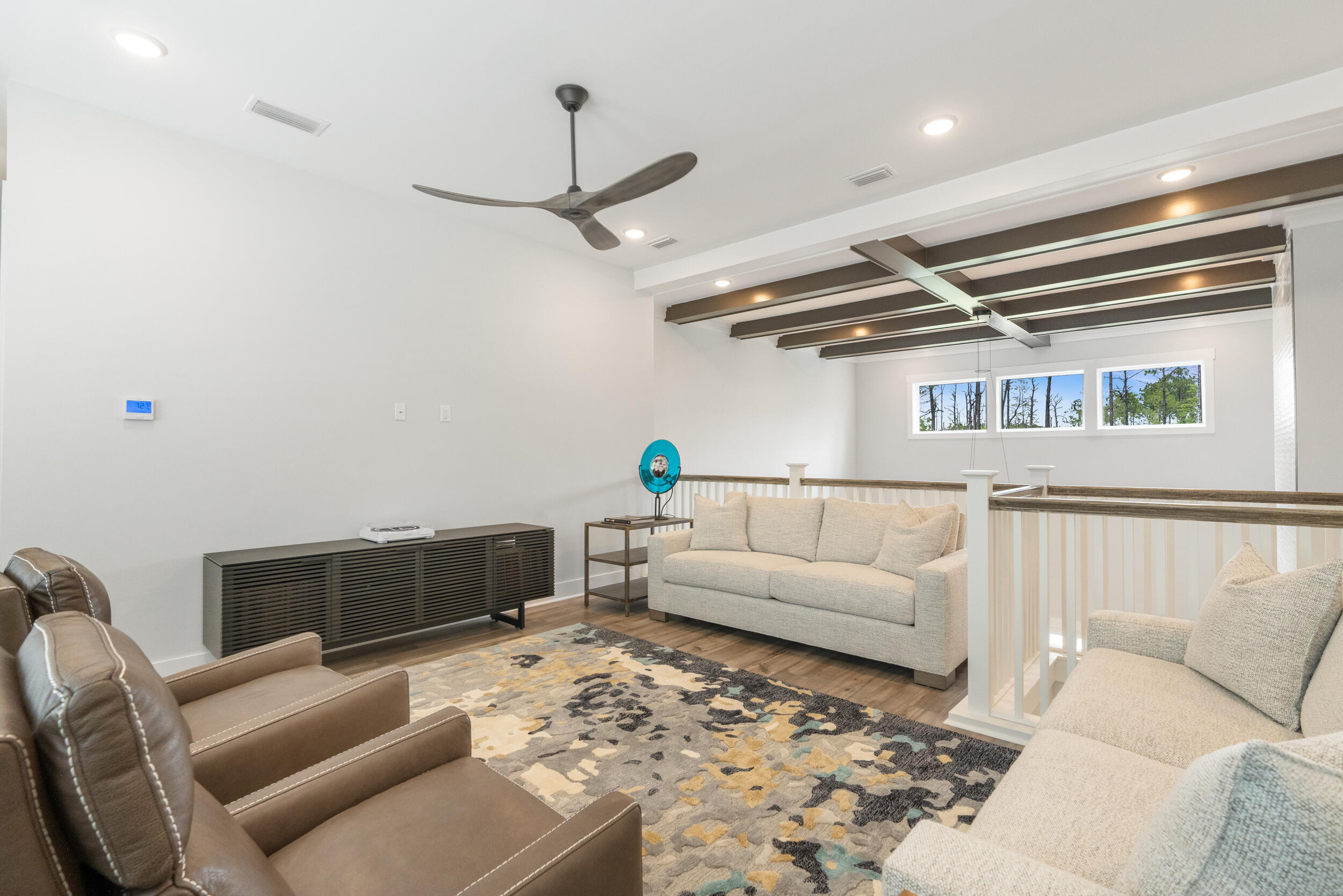 276 W Lafayette Road