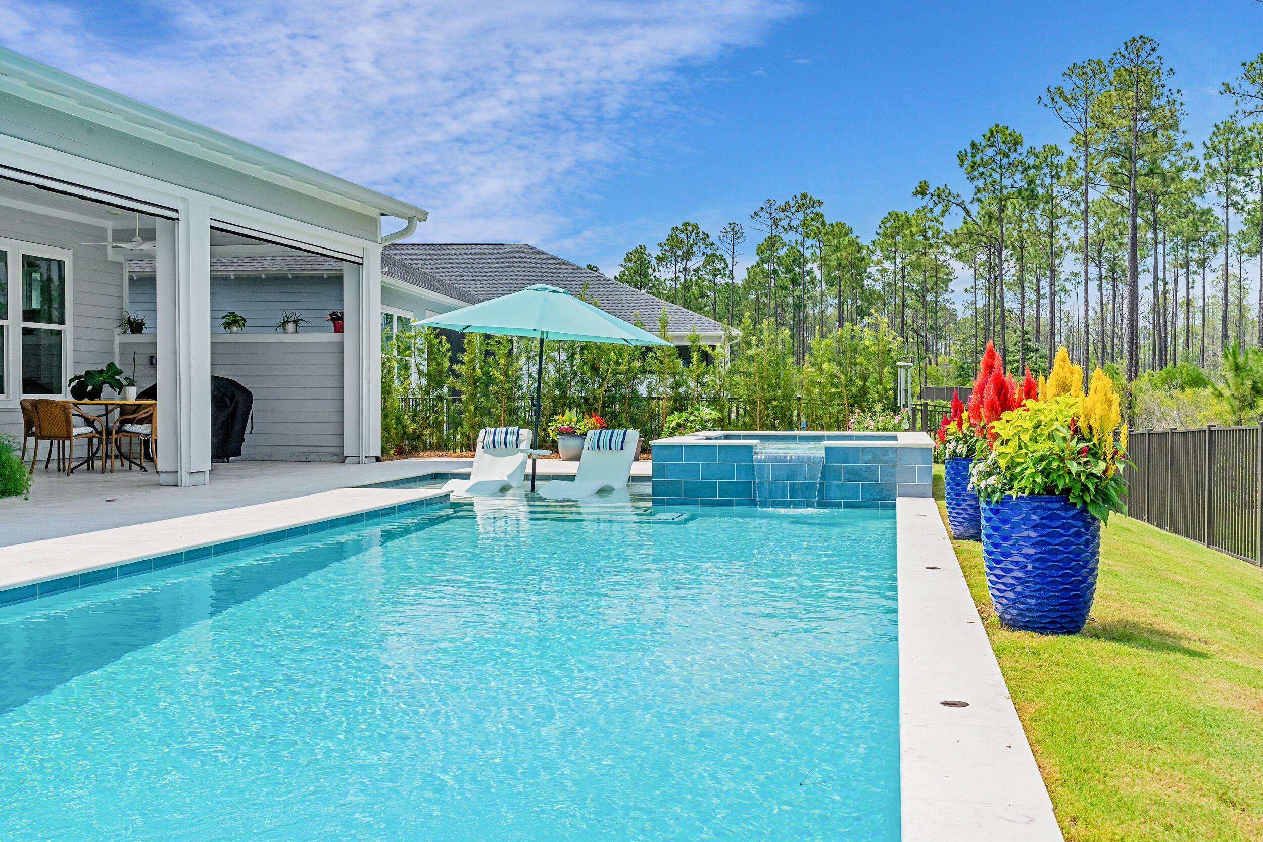 276 W Lafayette Road