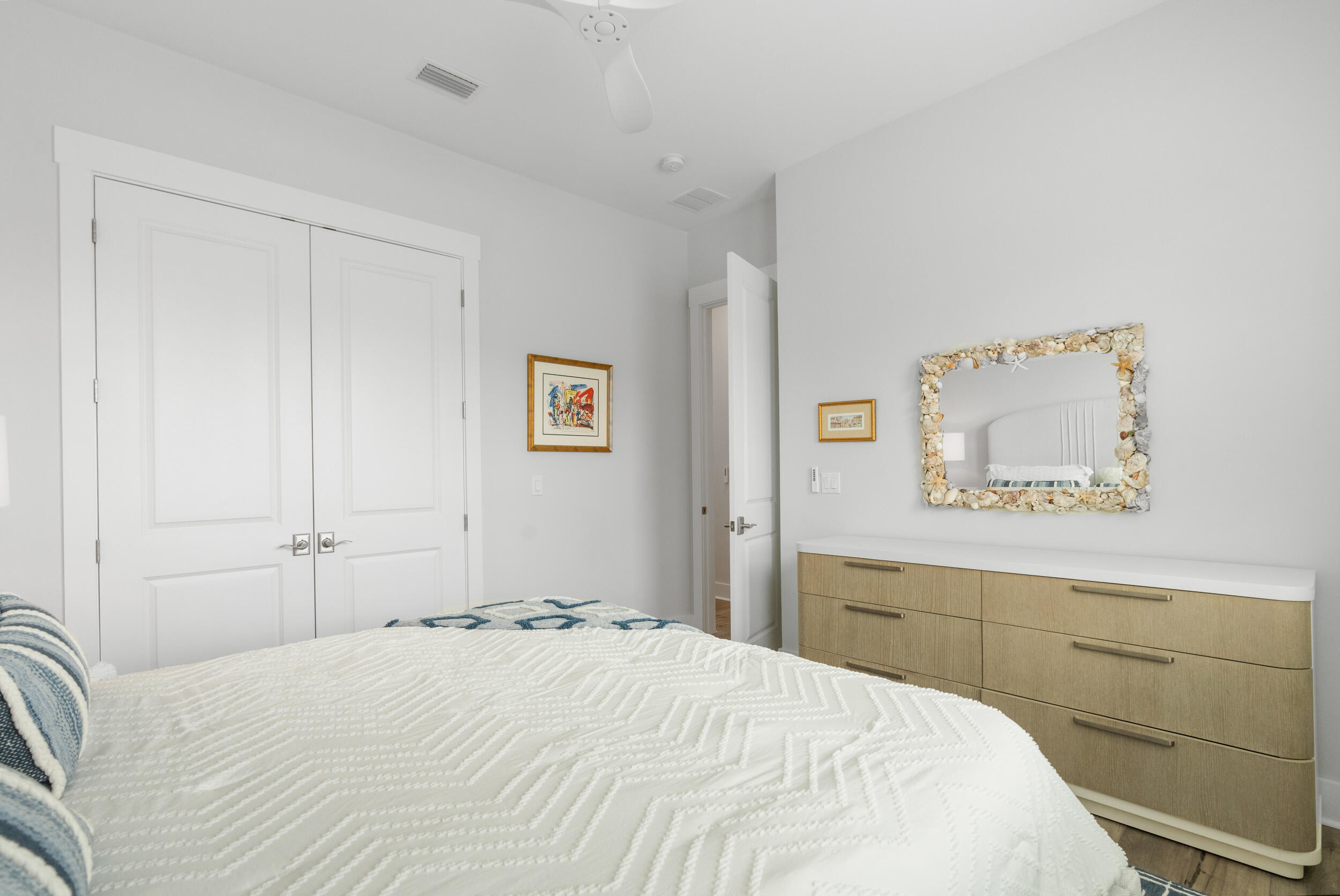 276 W Lafayette Road