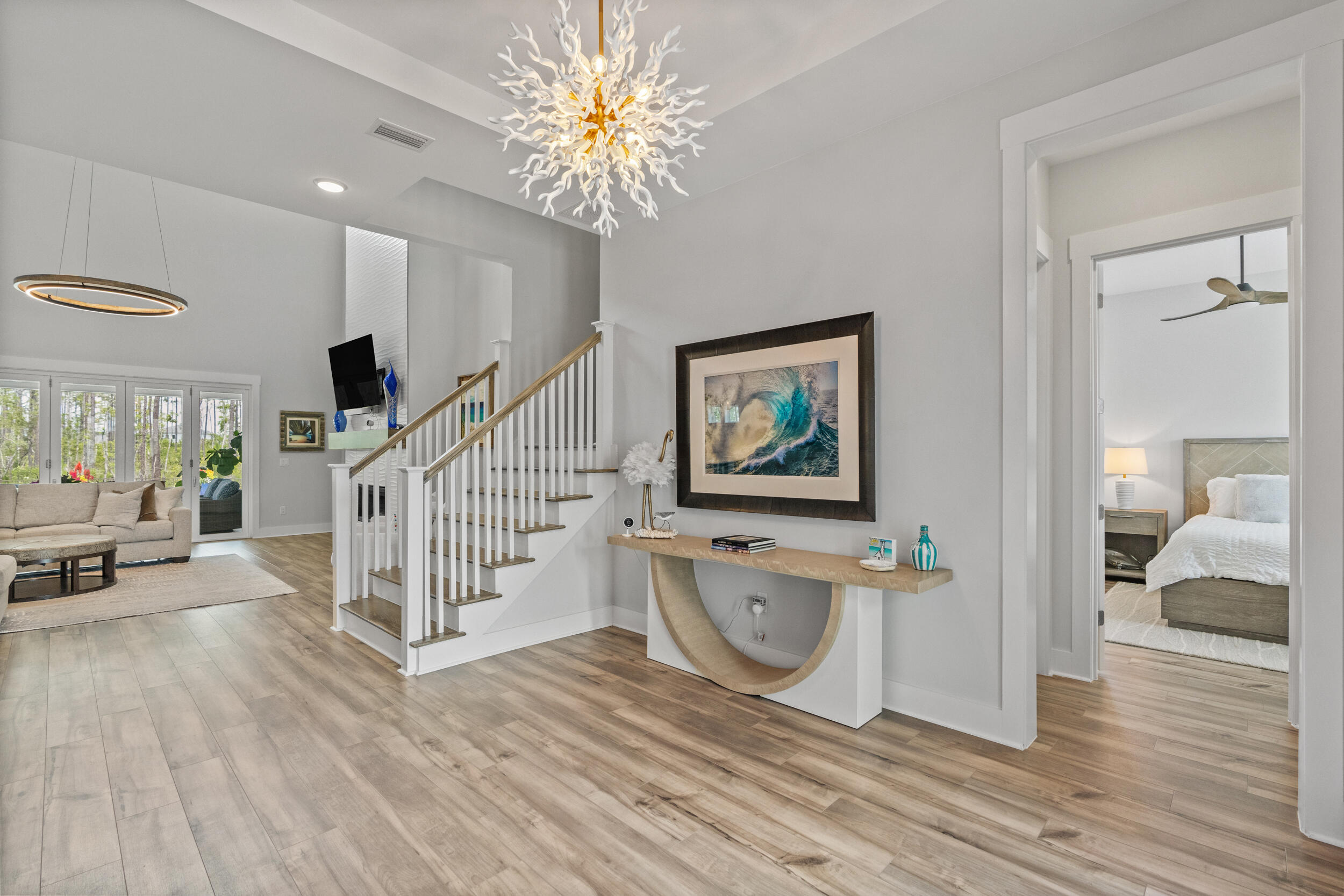 276 W Lafayette Road