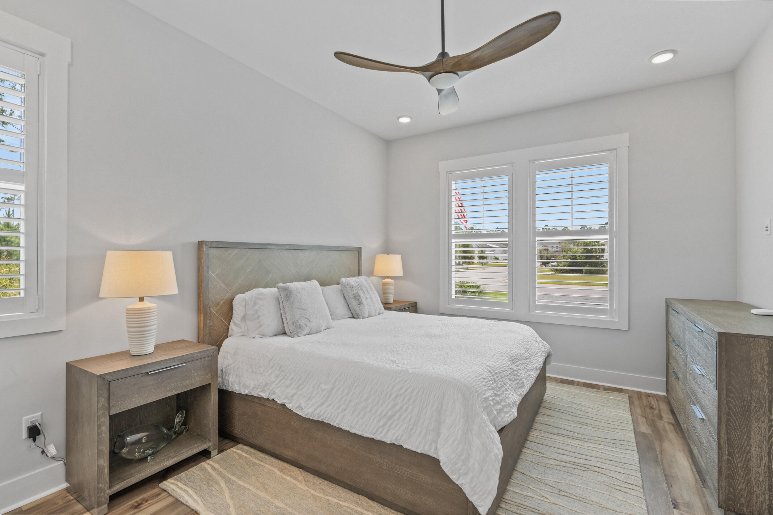 276 W Lafayette Road