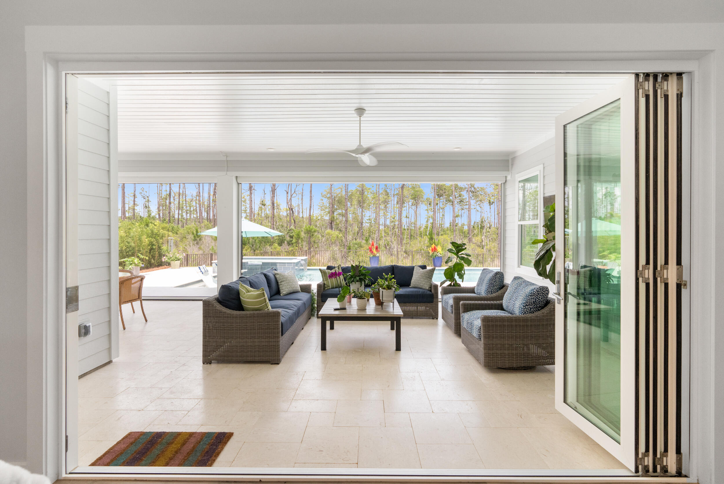 276 W Lafayette Road