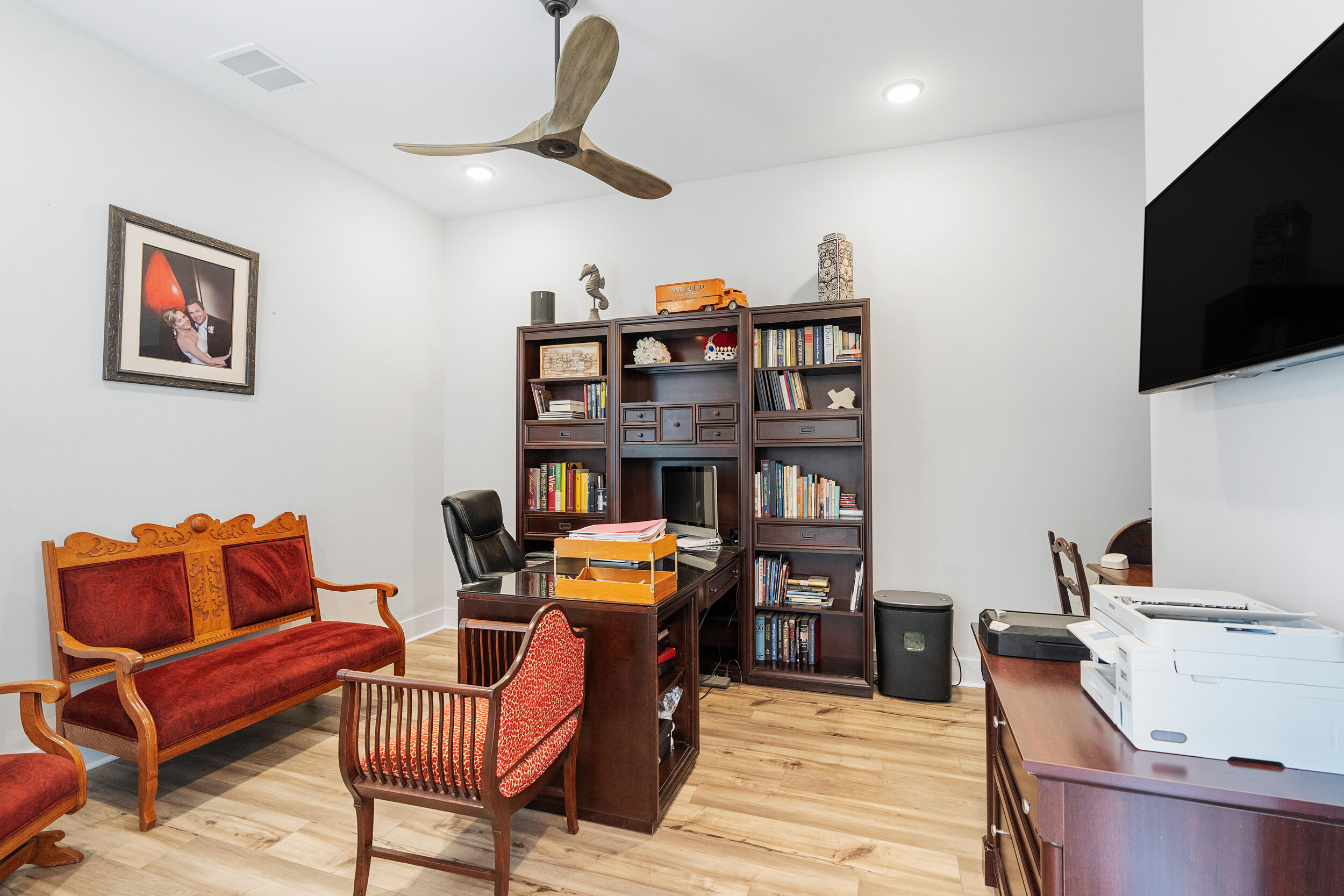 276 W Lafayette Road