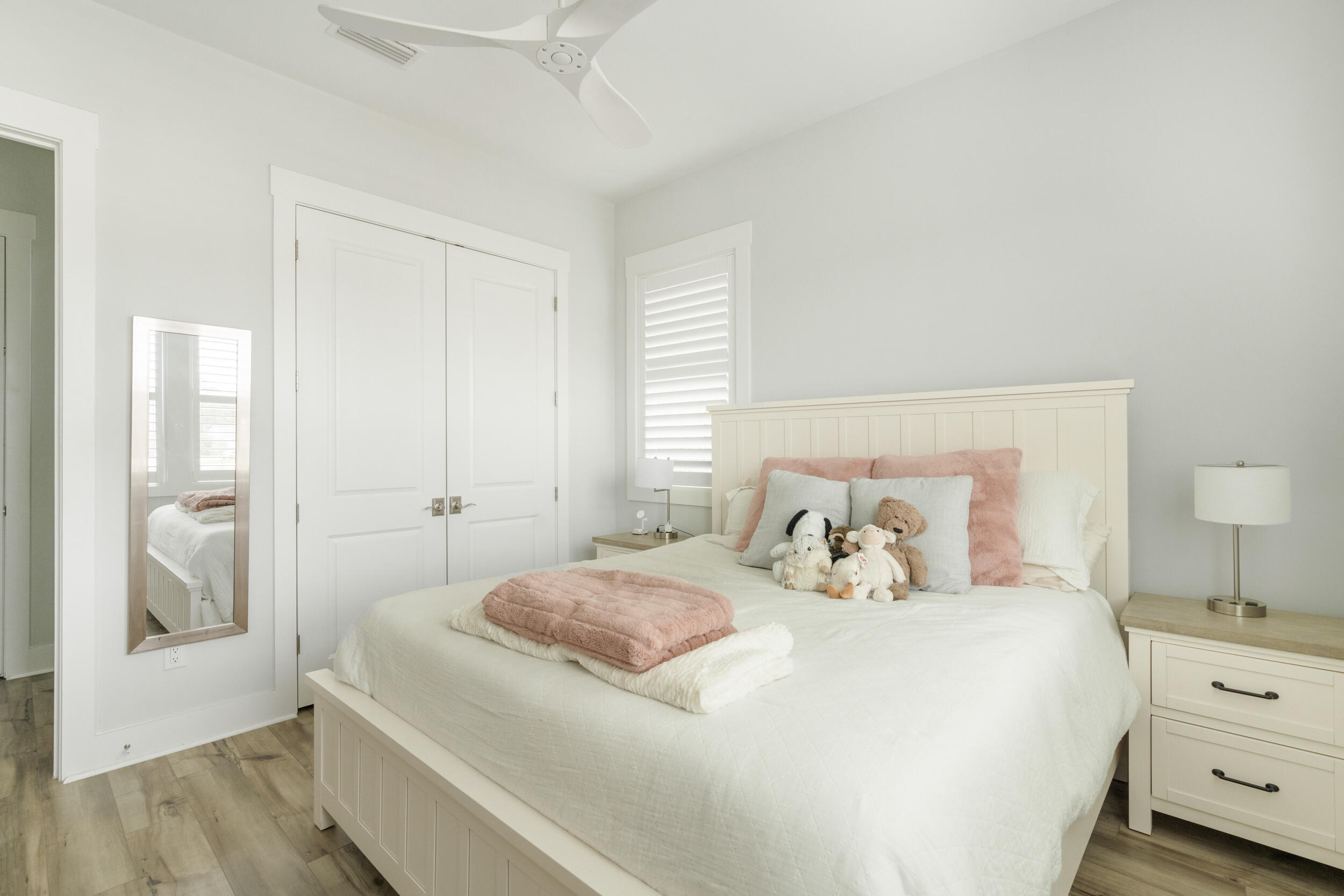 276 W Lafayette Road