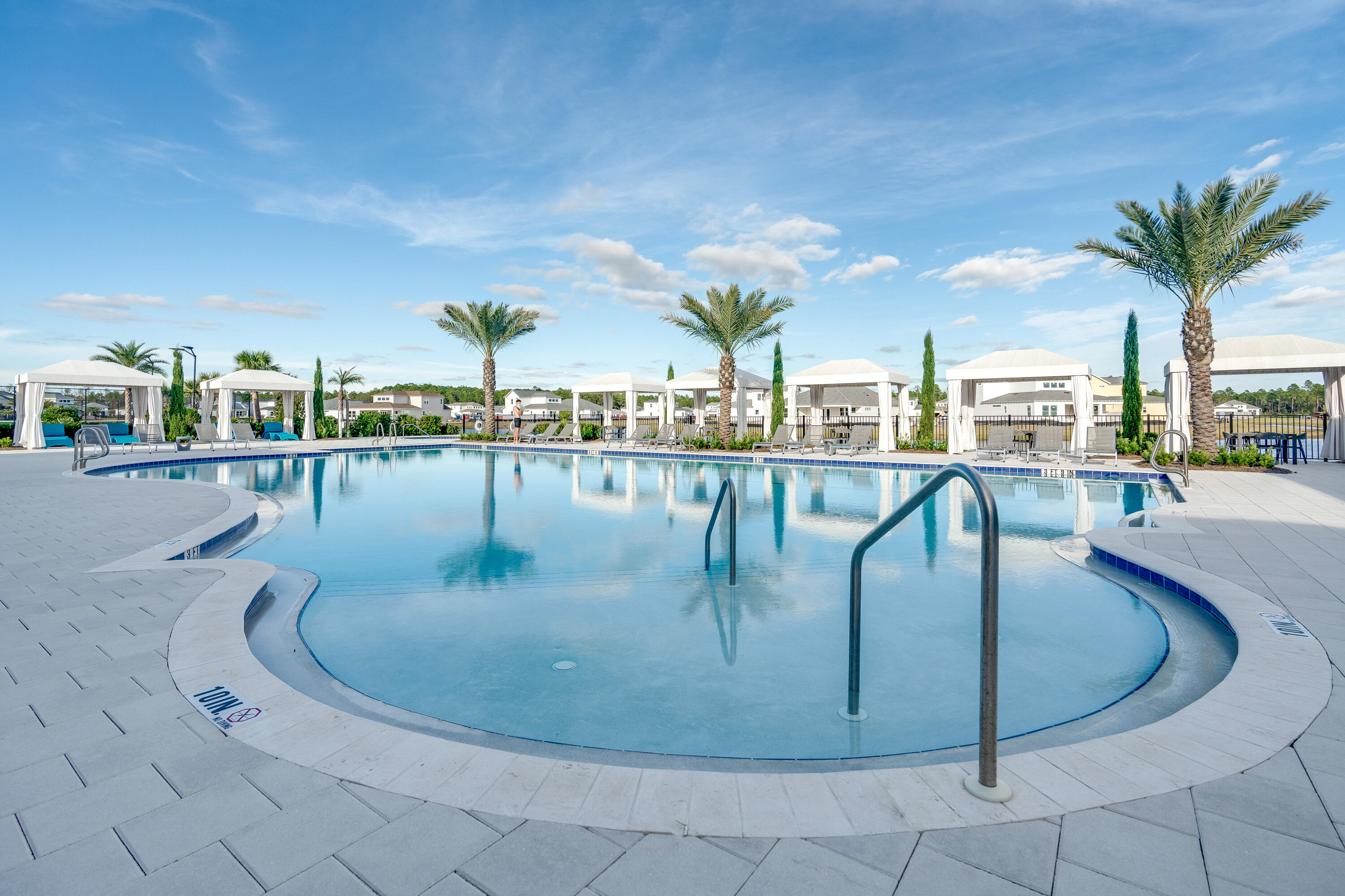 276 W Lafayette Road