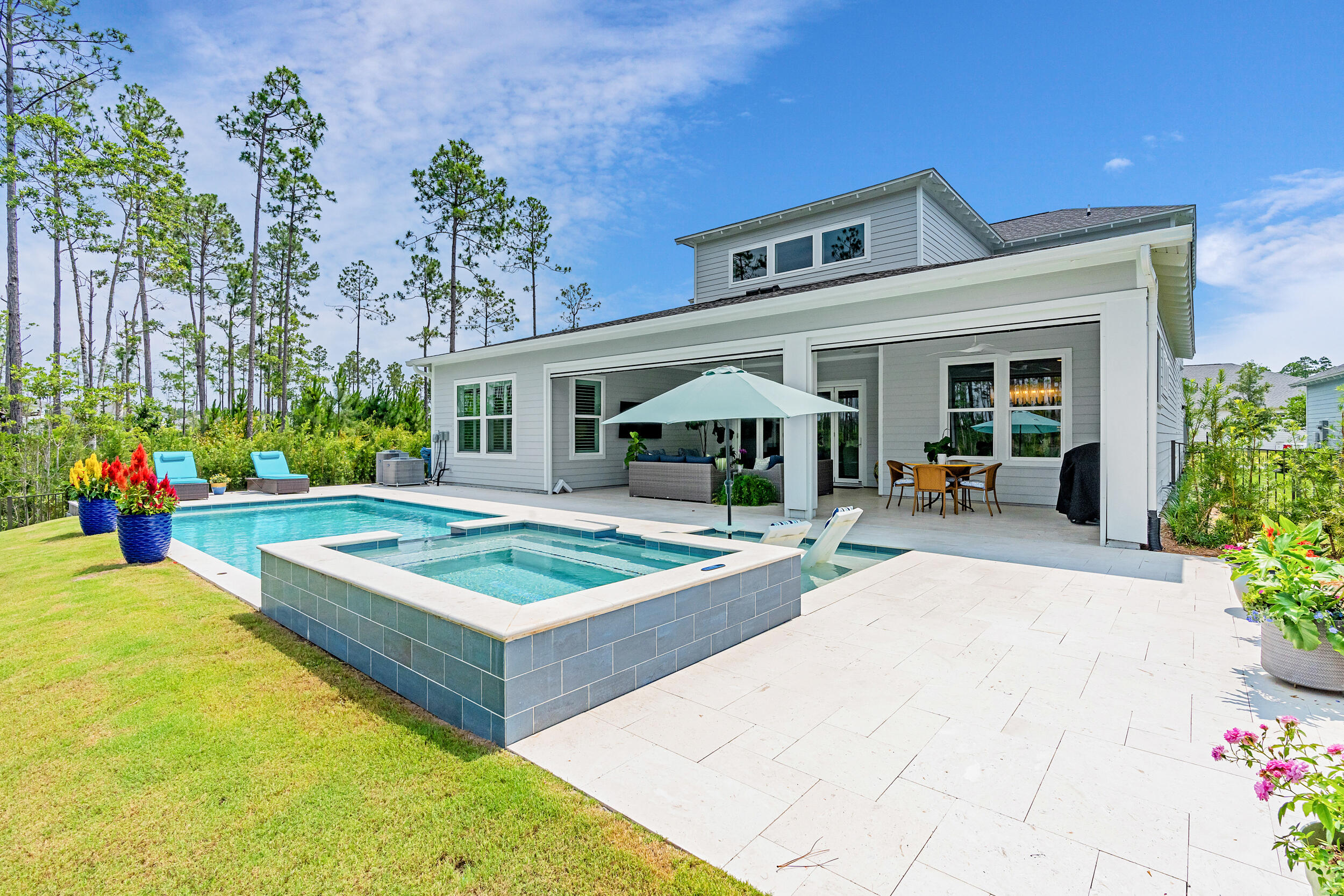 276 W Lafayette Road