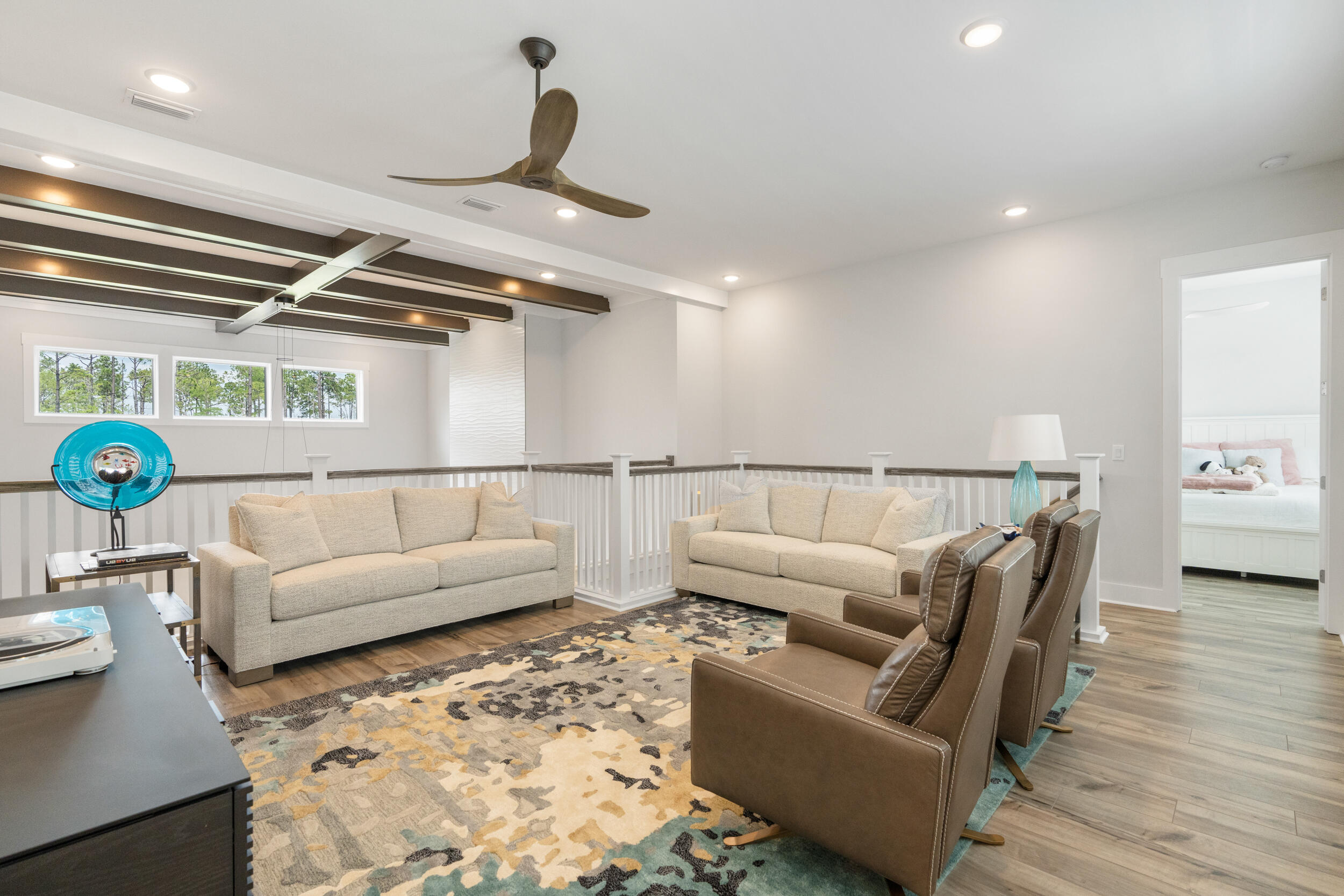 276 W Lafayette Road