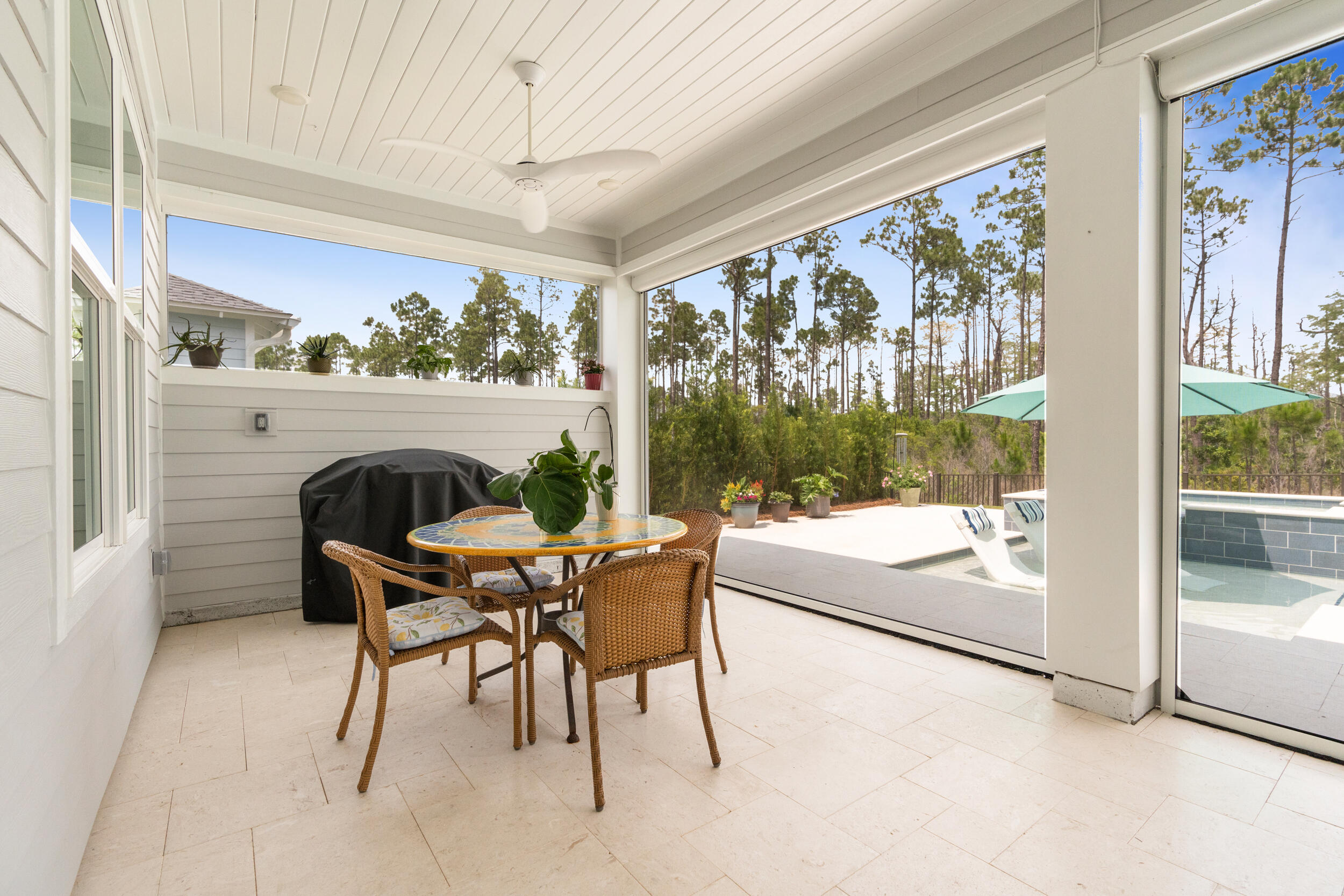 276 W Lafayette Road