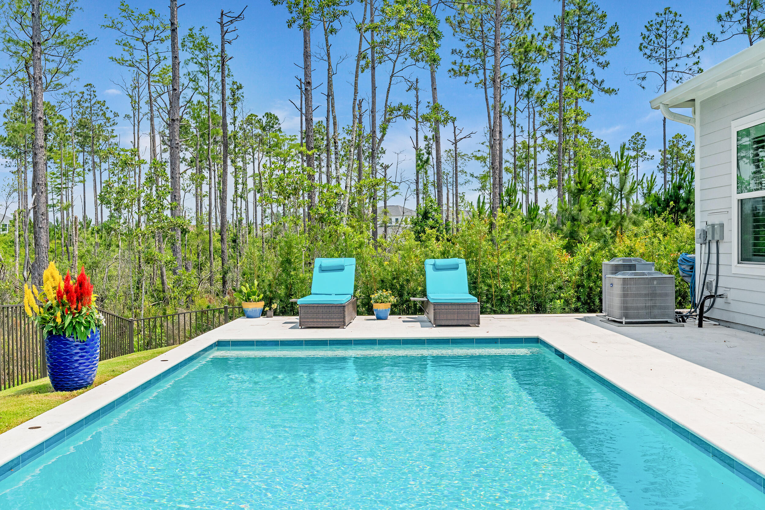 276 W Lafayette Road