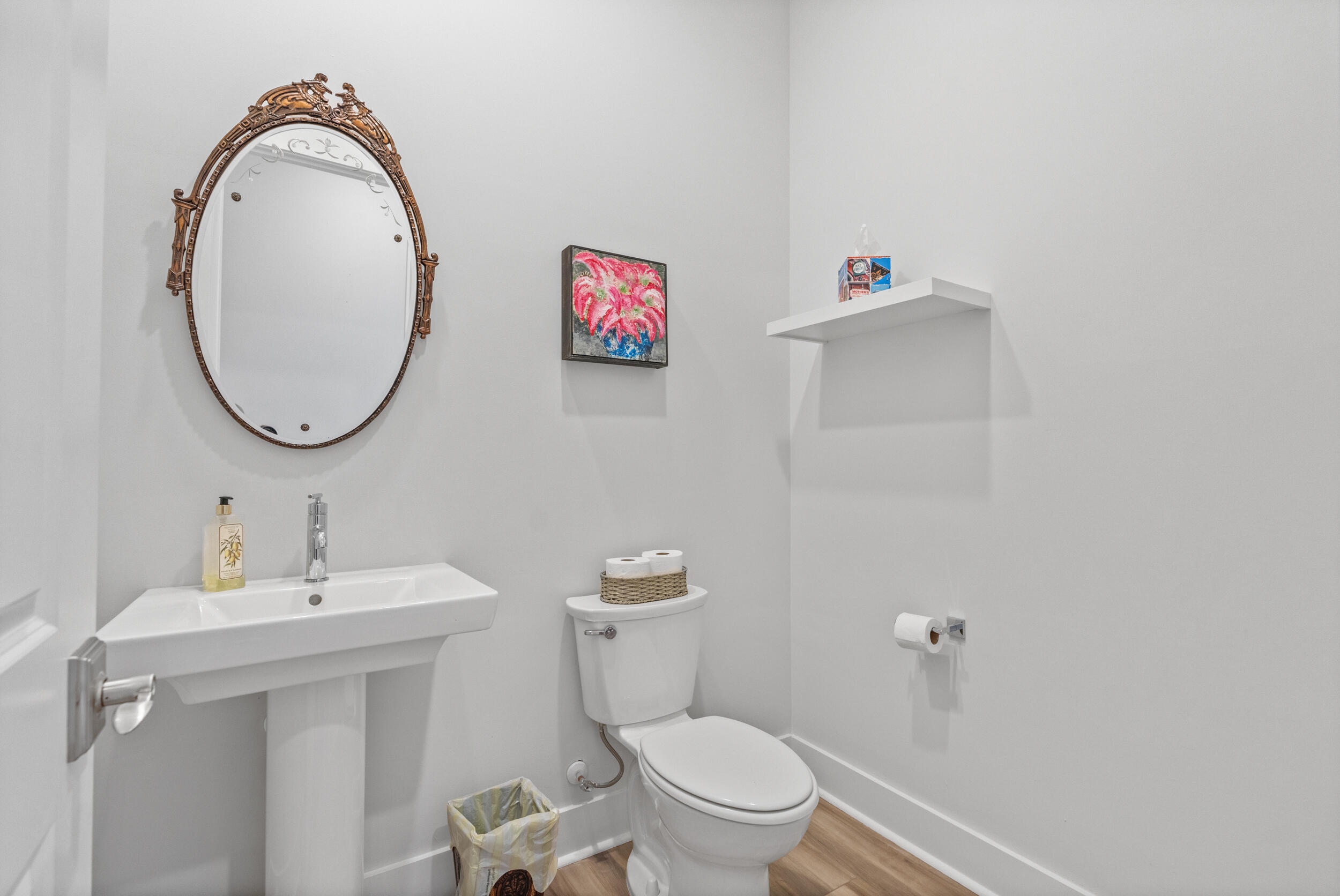 276 W Lafayette Road