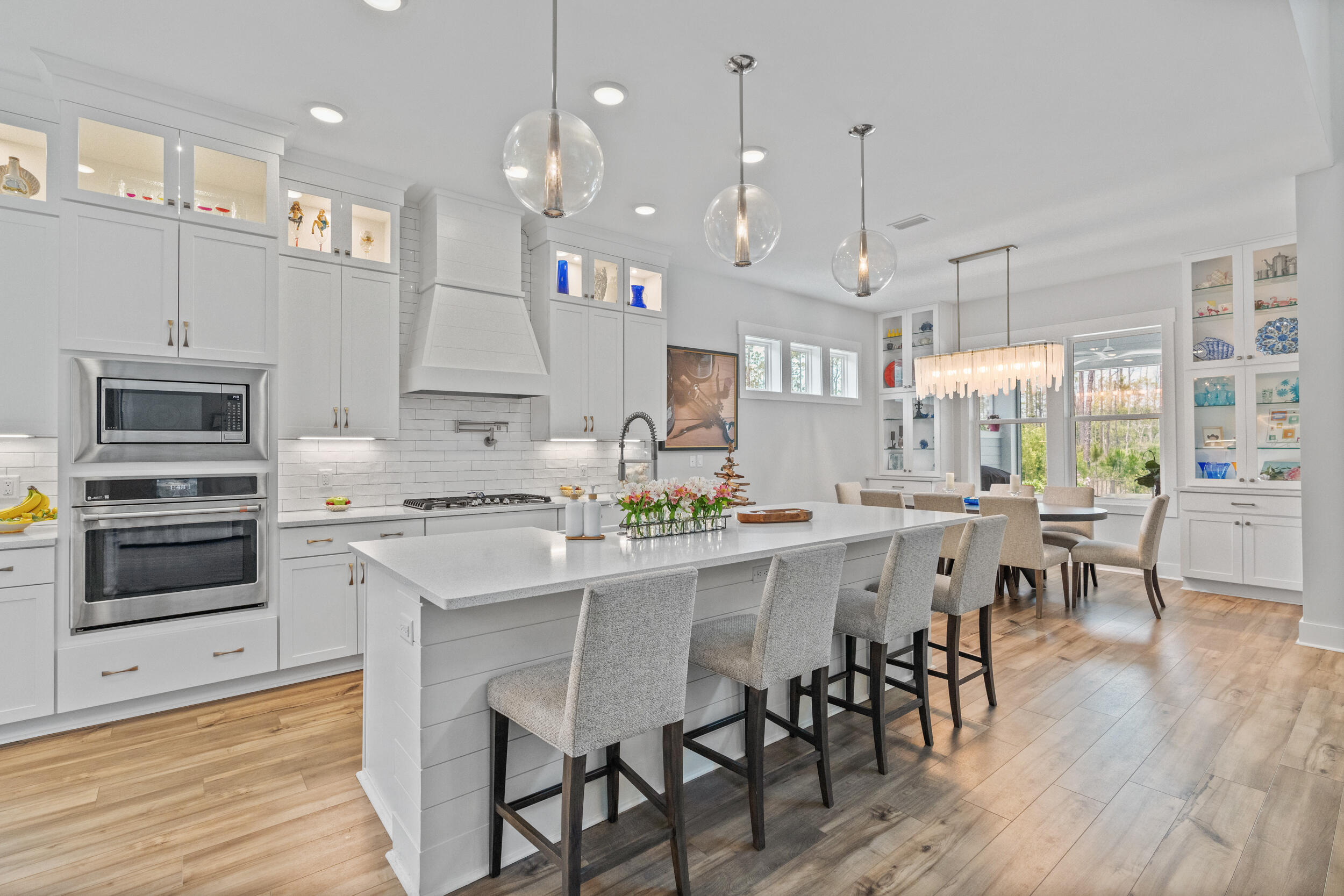 276 W Lafayette Road