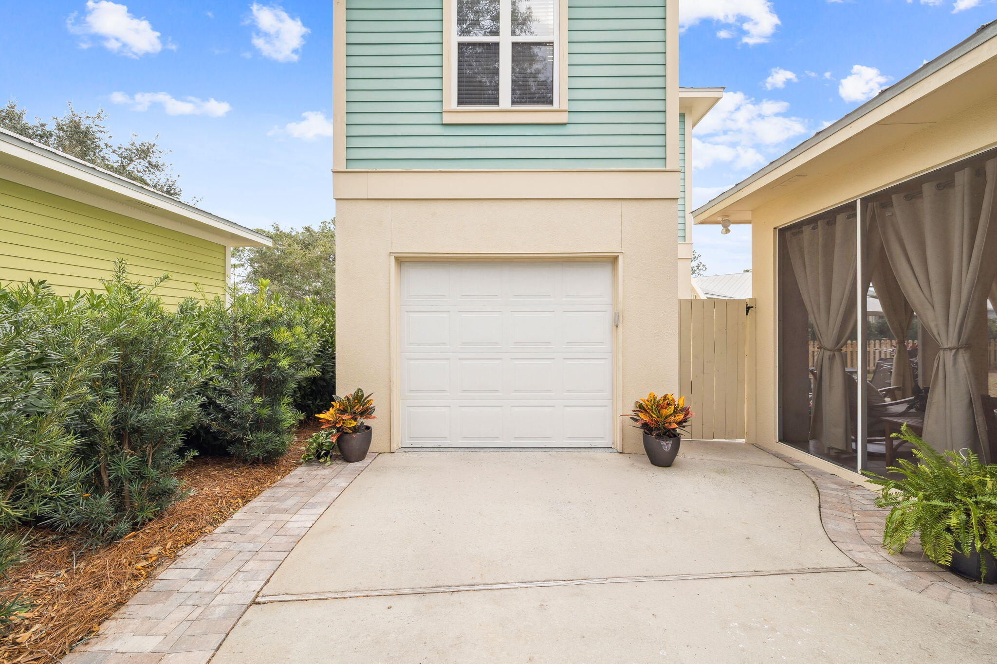 2031 Pine Island Circle