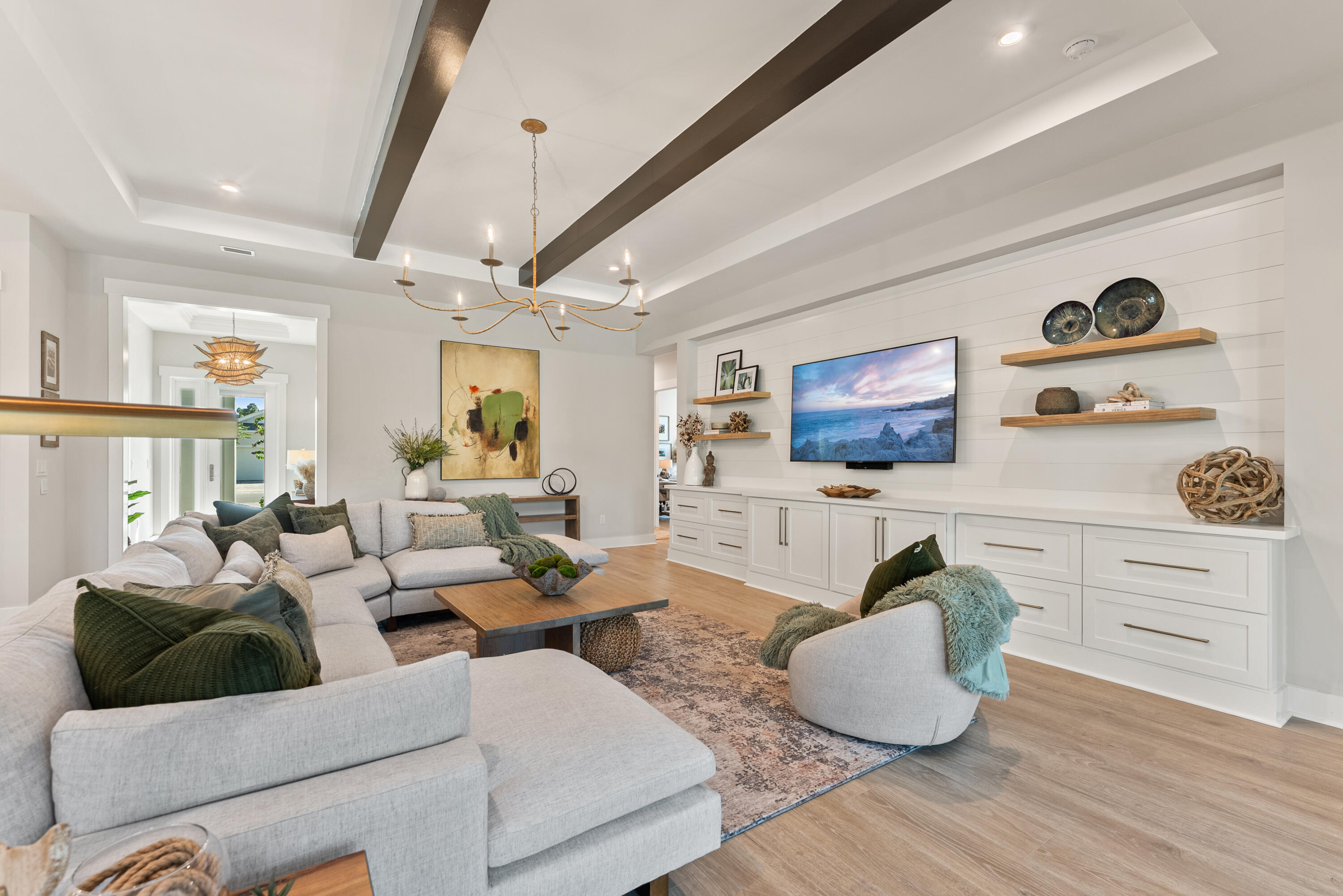 320 W Lafayette Road