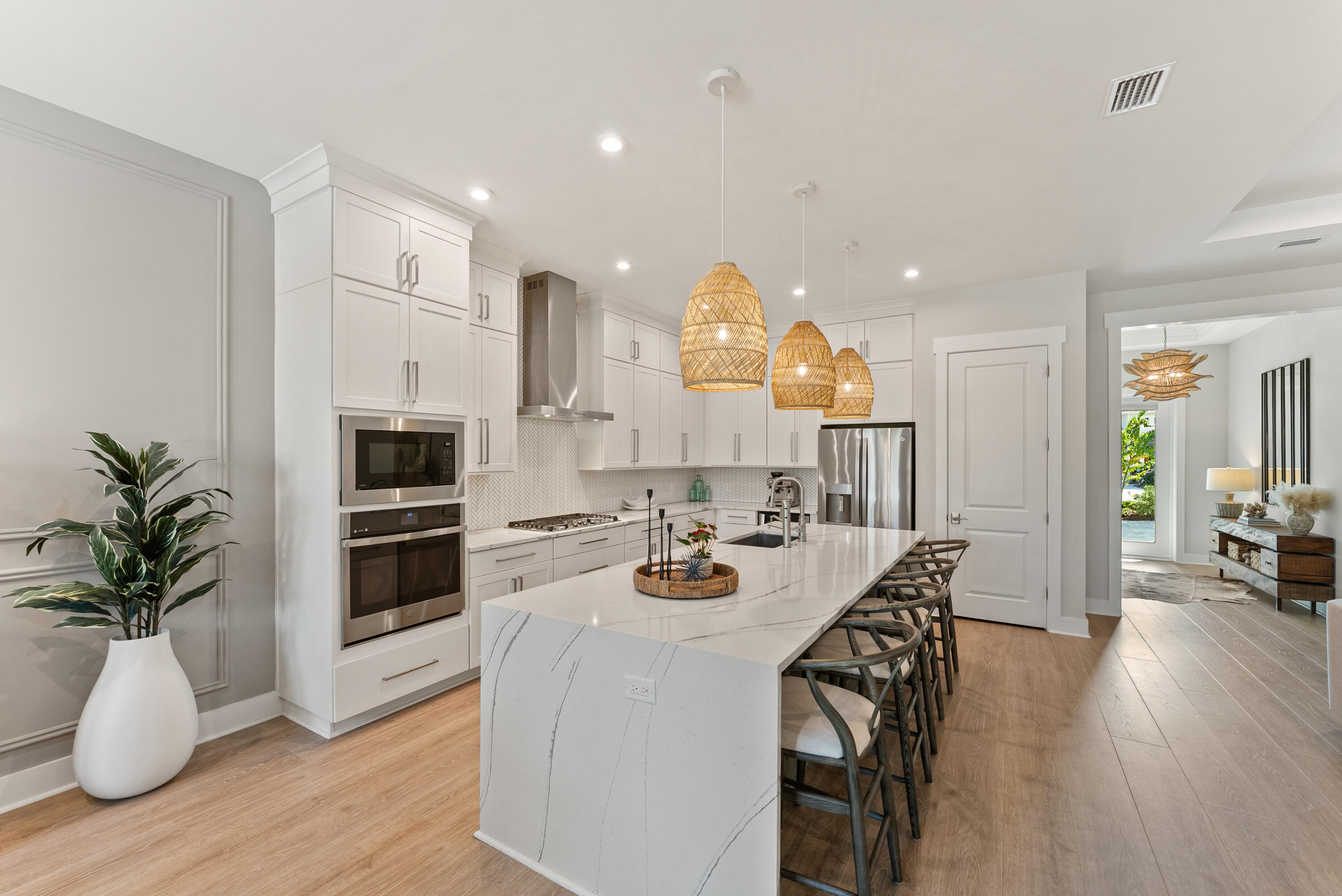 320 W Lafayette Road