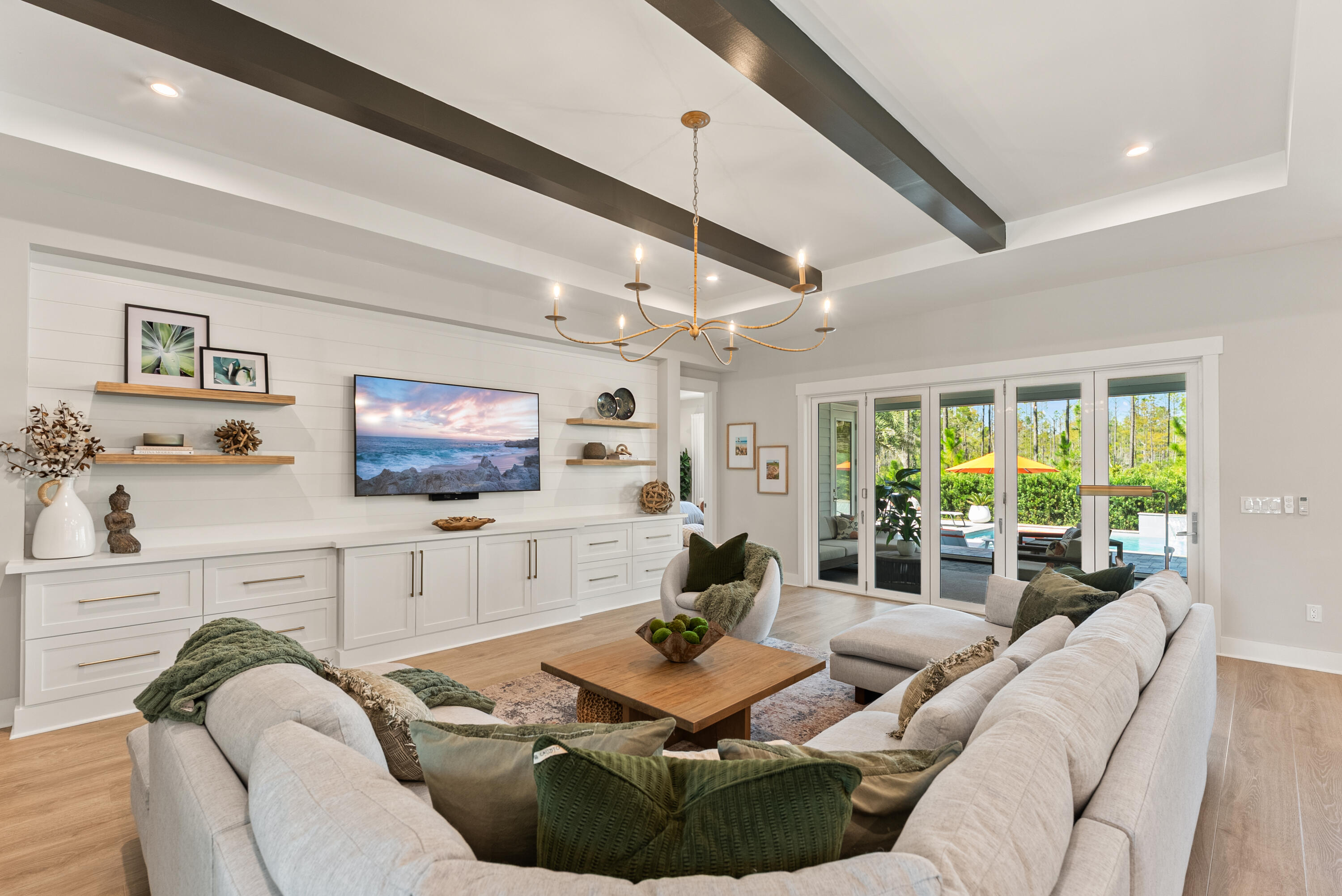 320 W Lafayette Road