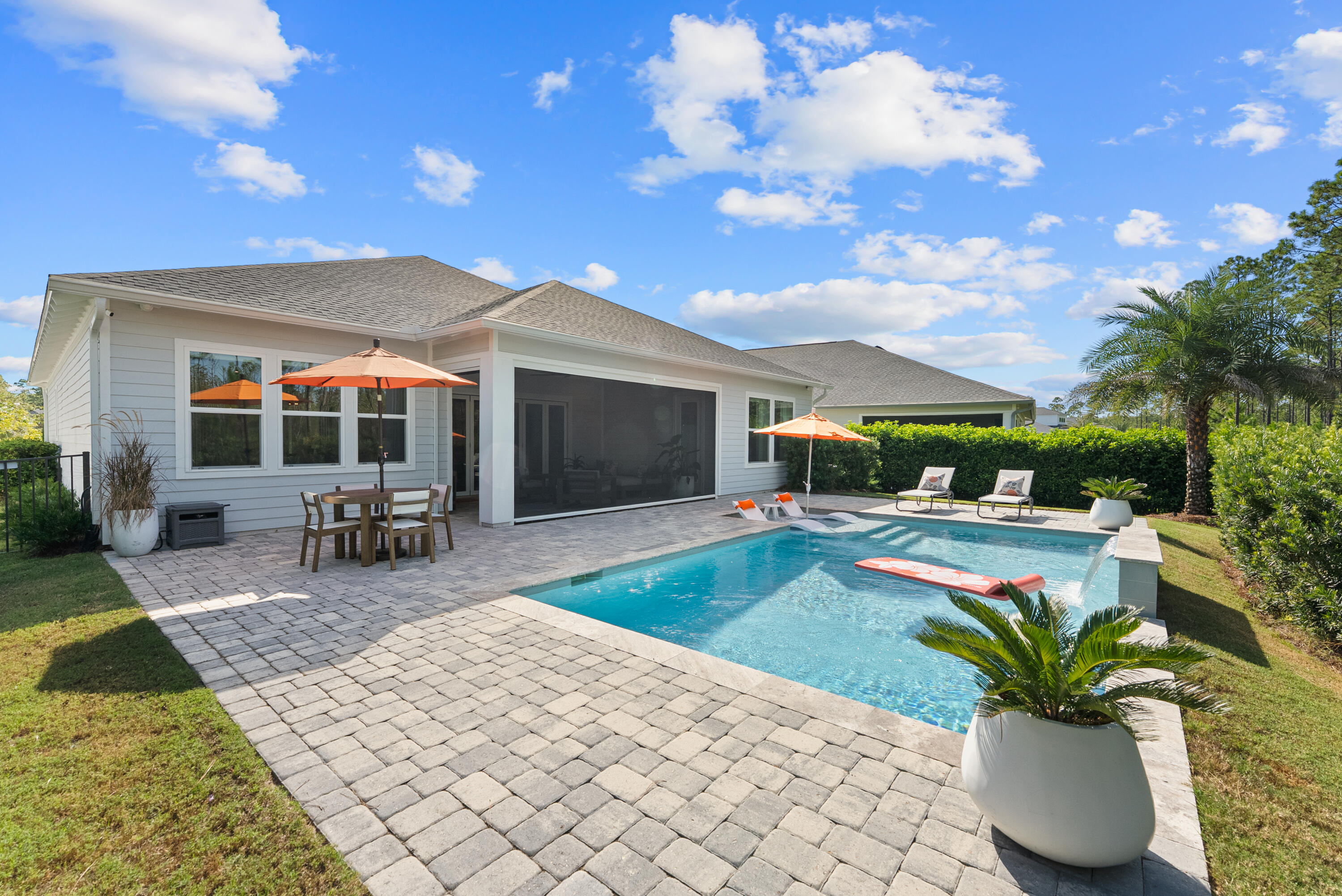 320 W Lafayette Road