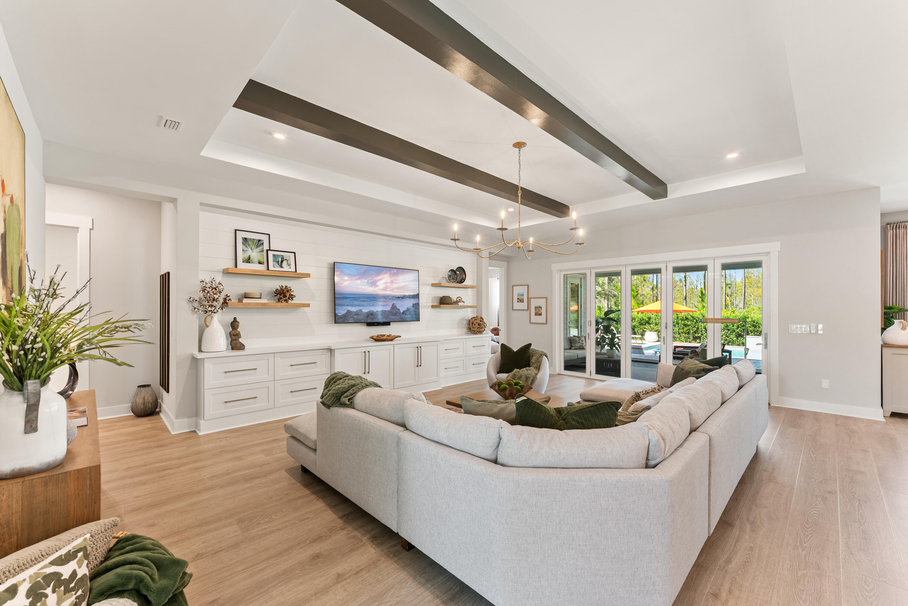 320 W Lafayette Road