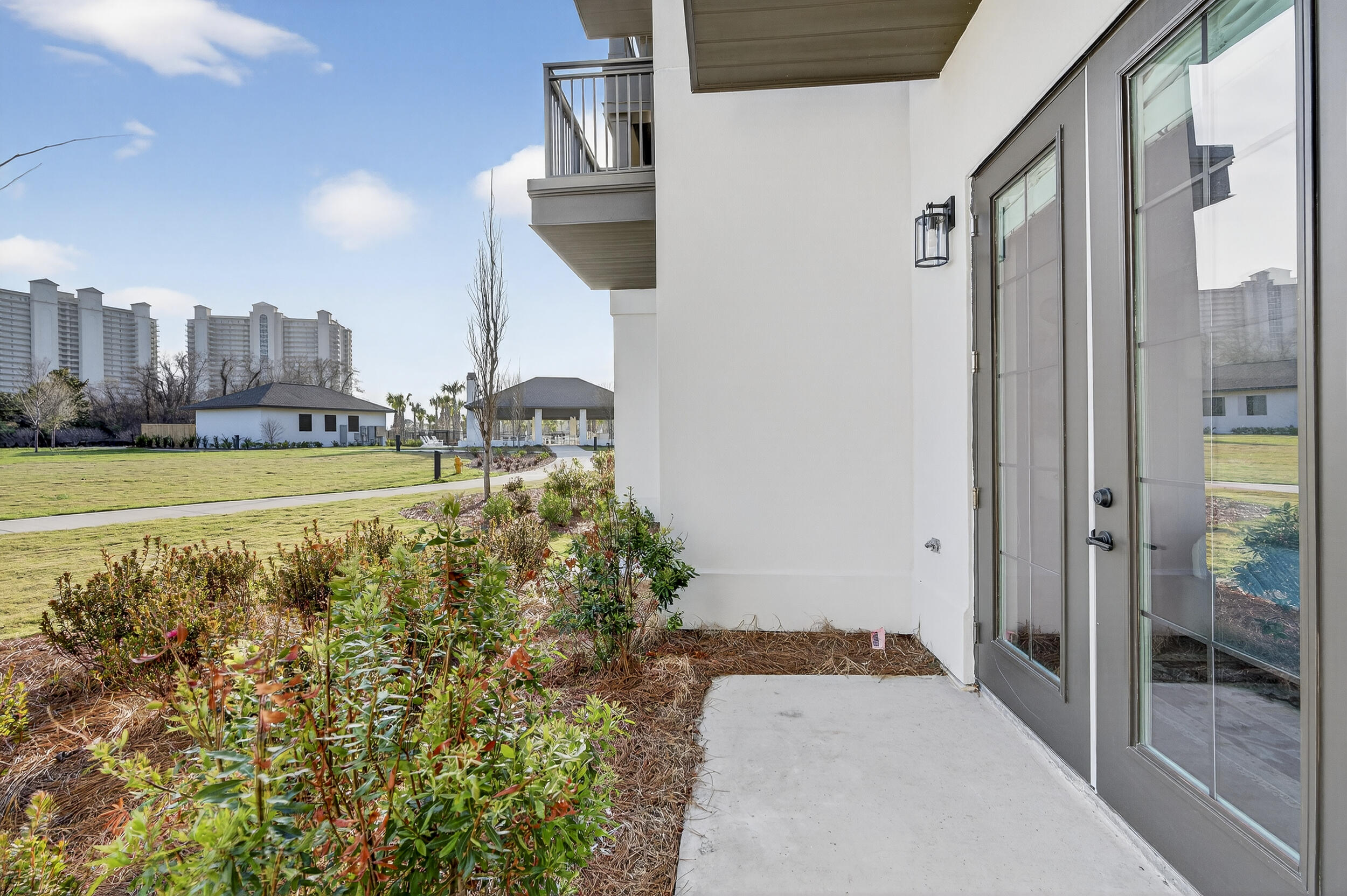 277 N The Grove Drive 317