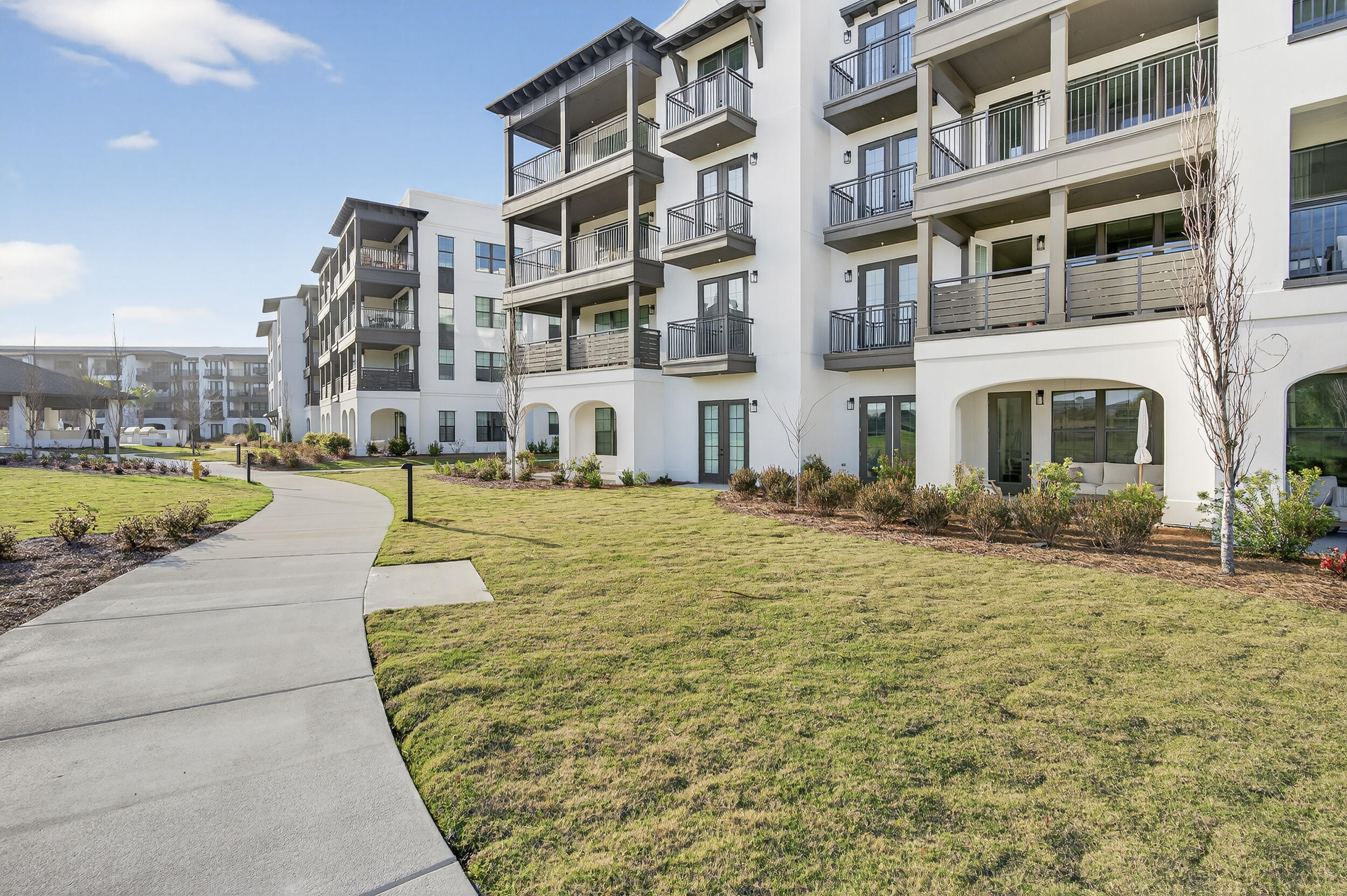 277 N The Grove Drive 317