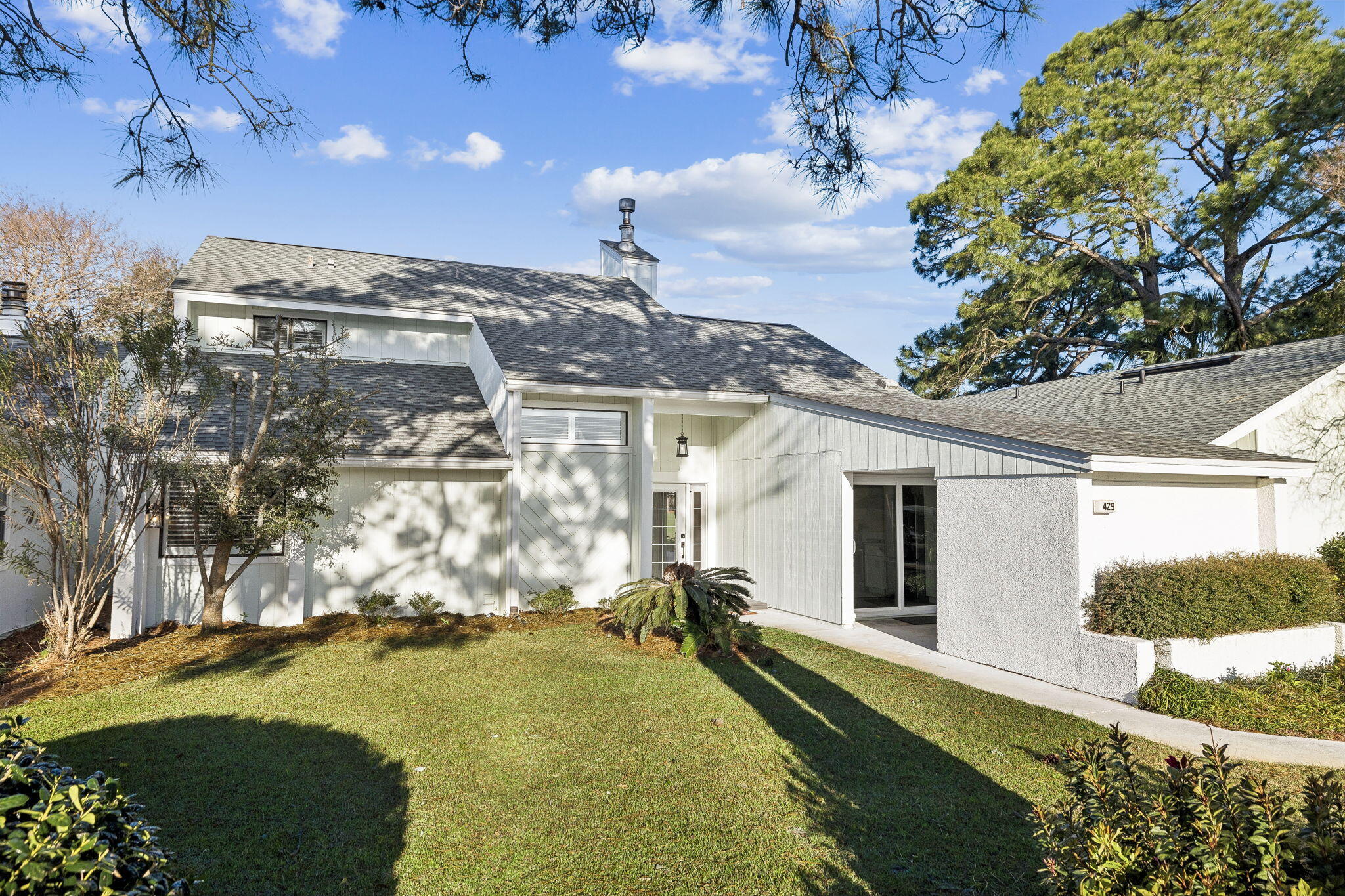 429 Linkside Circle
