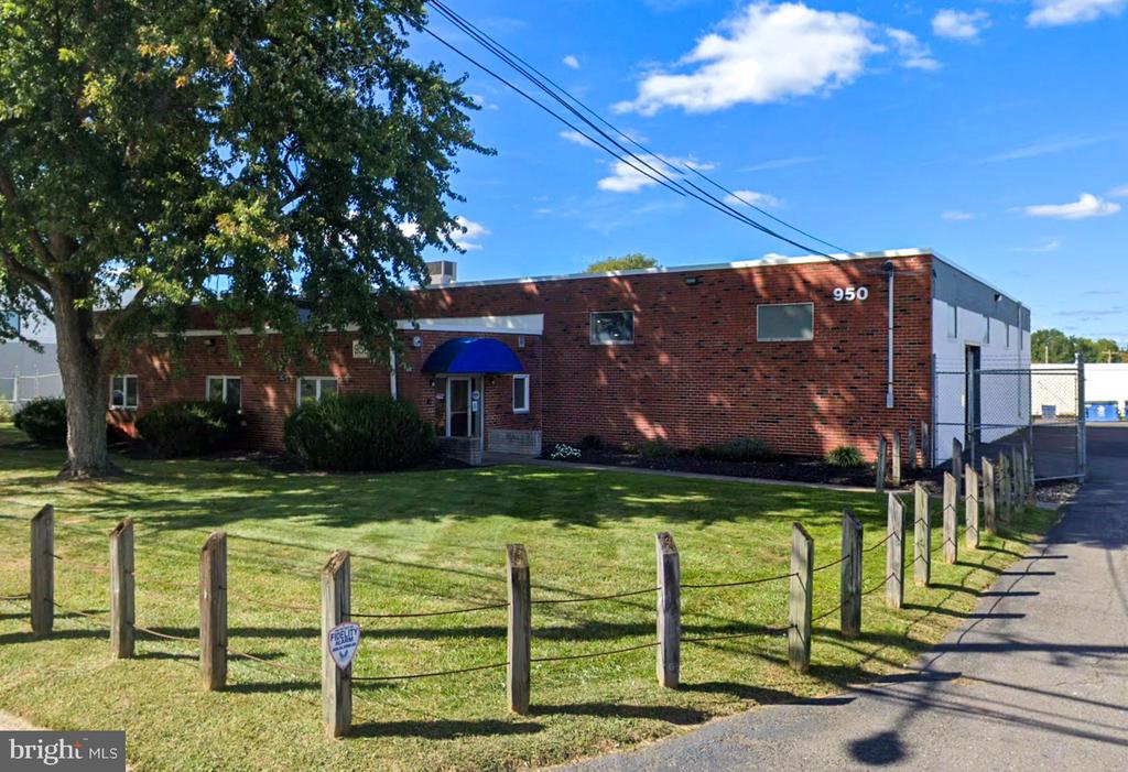 950 River Rd