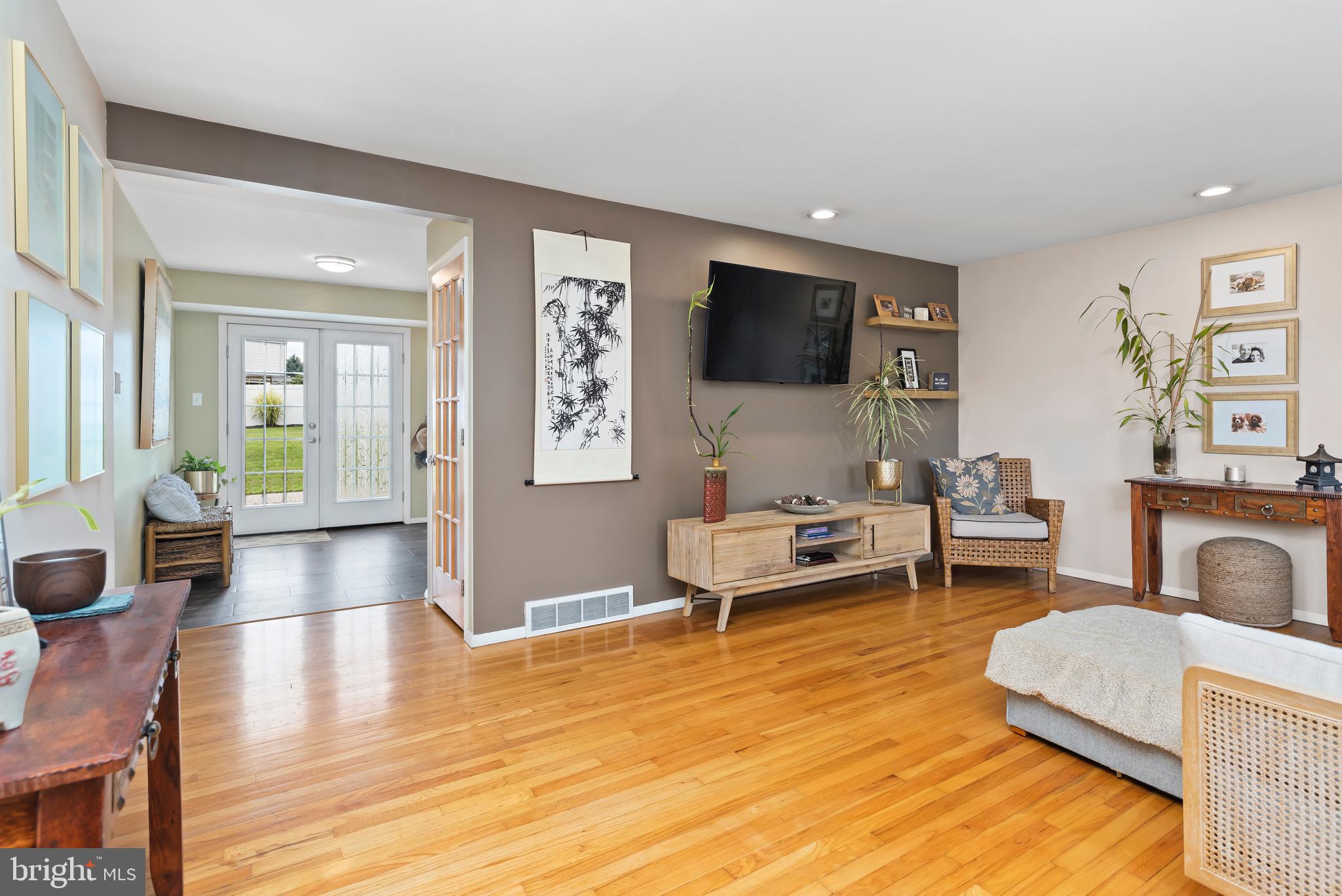 551 OLD ORCHARD LANE