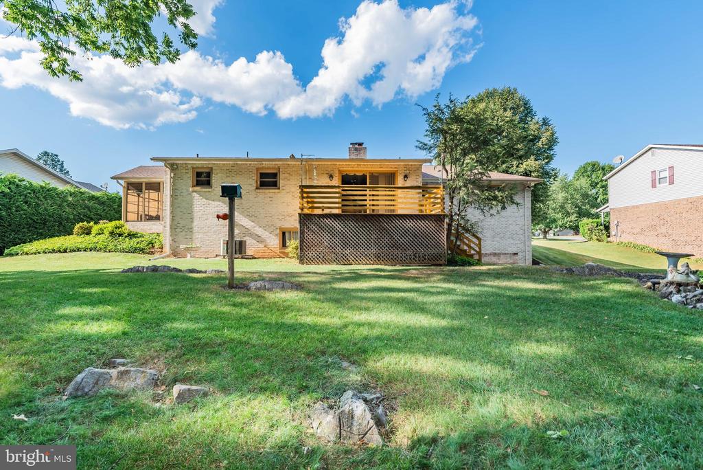 324 Acre Dr