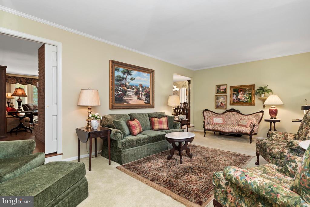 324 Acre Dr