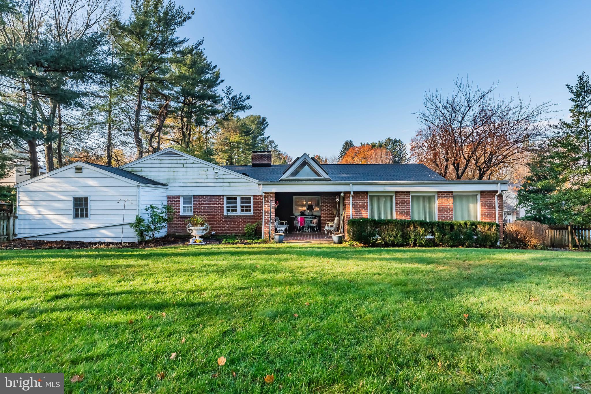 645 Vista Dr