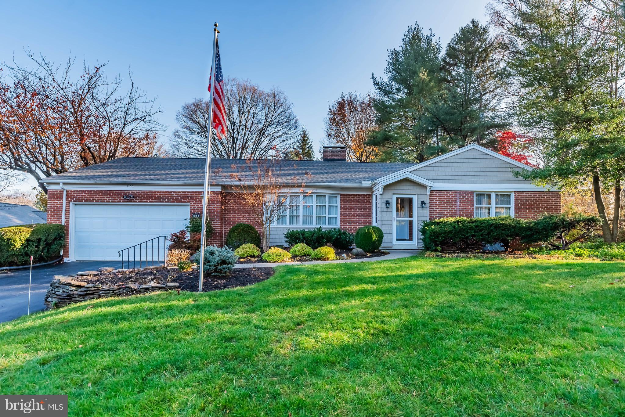 645 Vista Dr