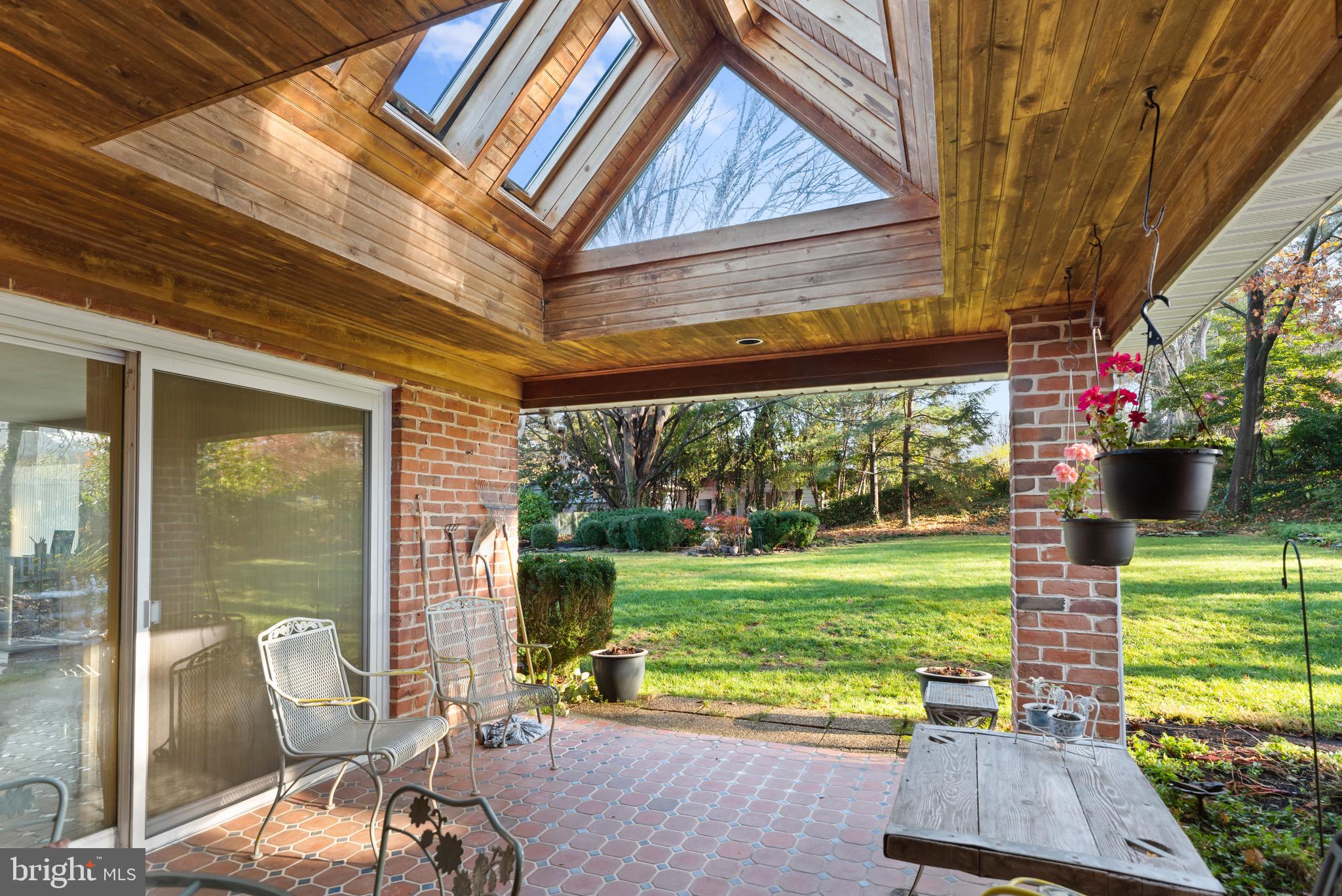 645 Vista Dr