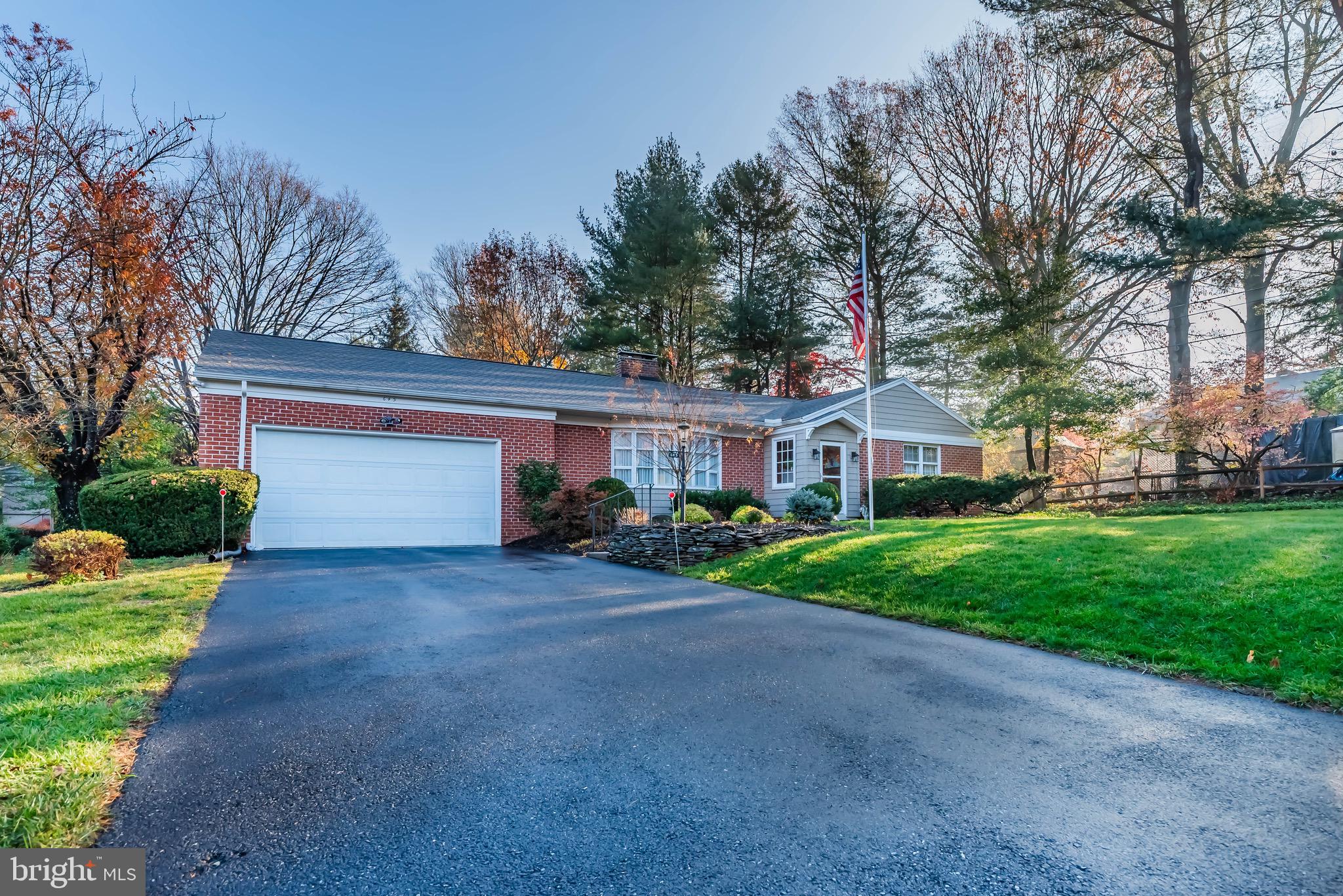 645 Vista Dr