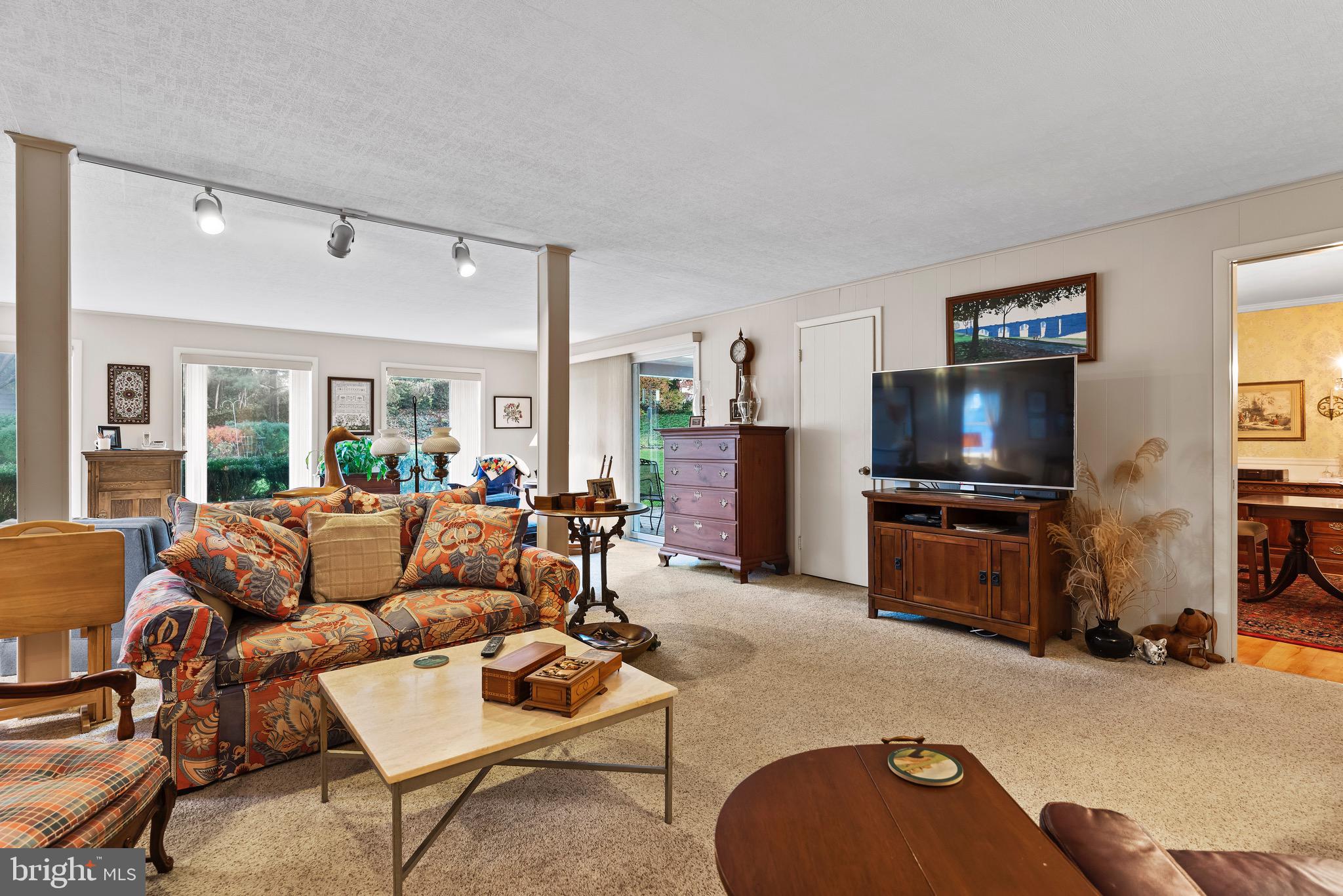 645 Vista Dr