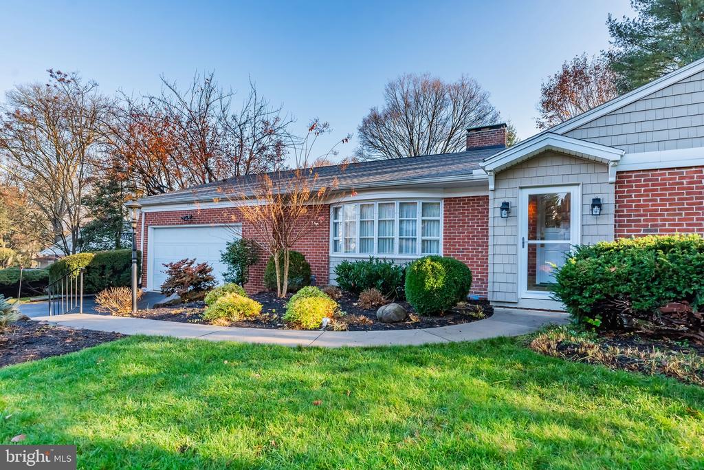 645 Vista Dr