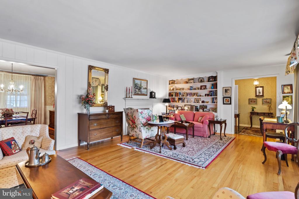 645 Vista Dr