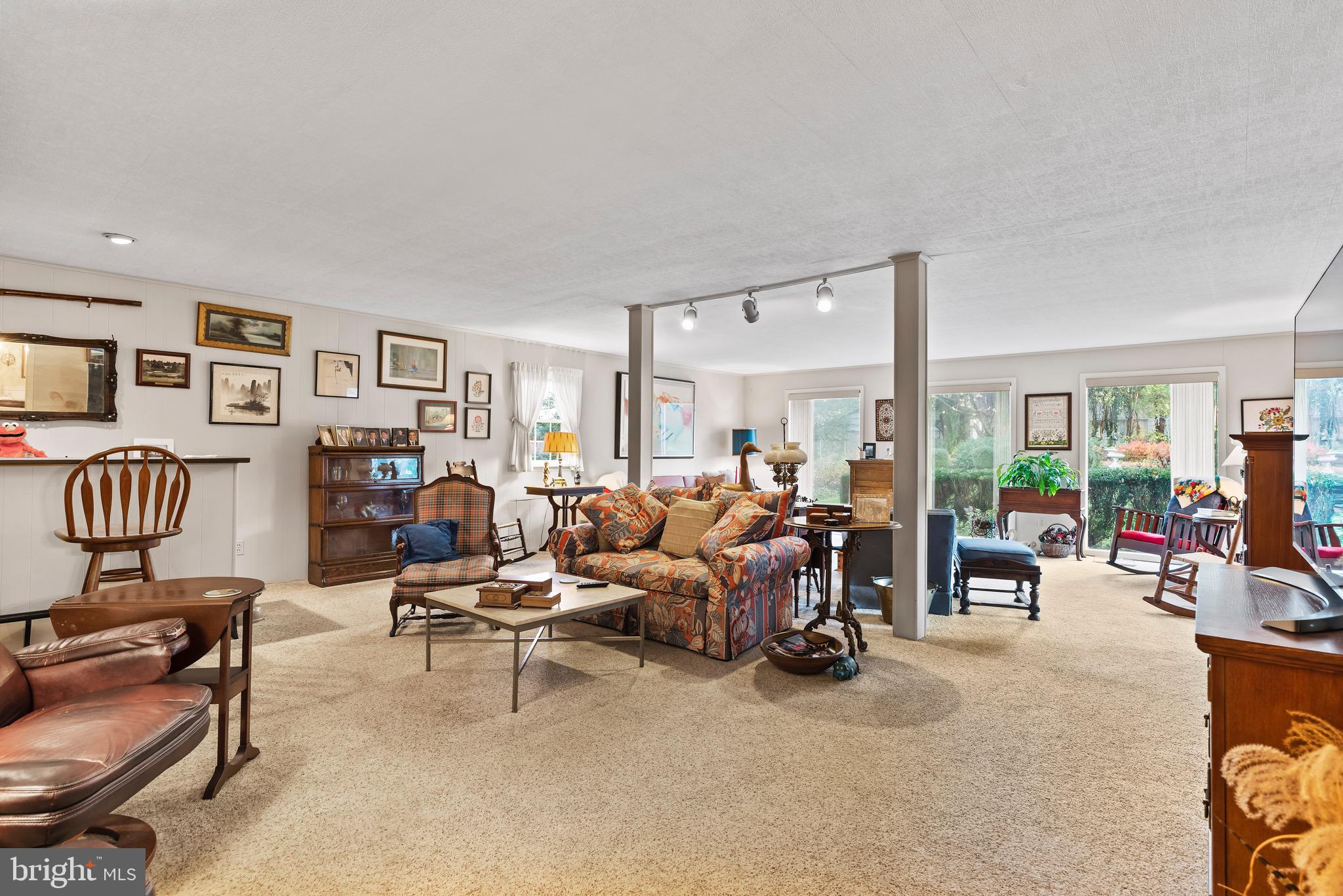 645 Vista Dr