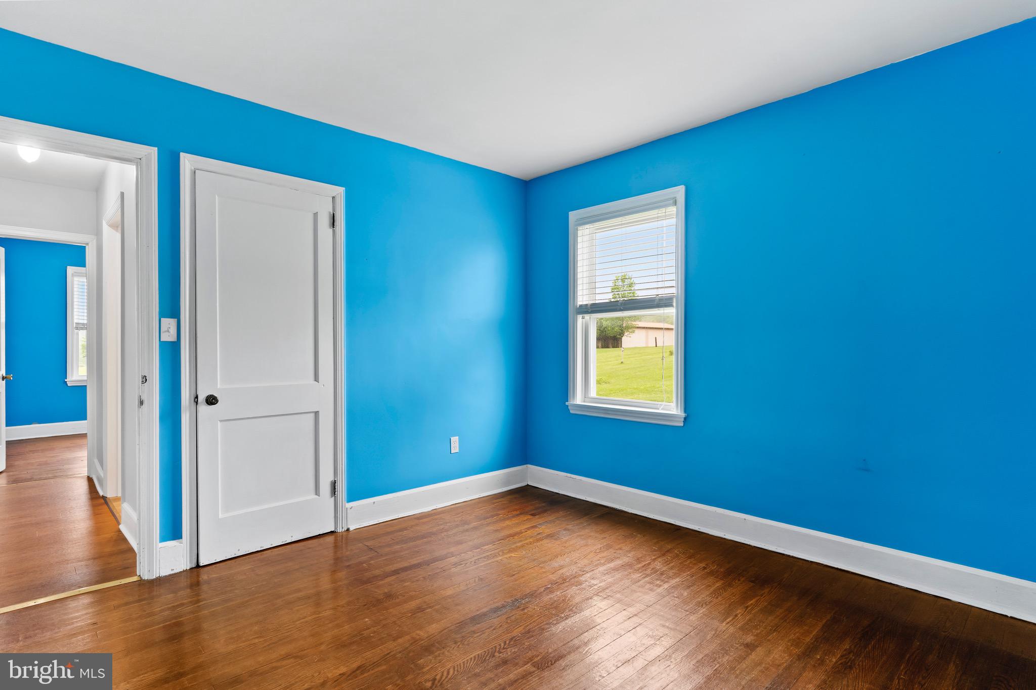 1239 E Lisburn Rd