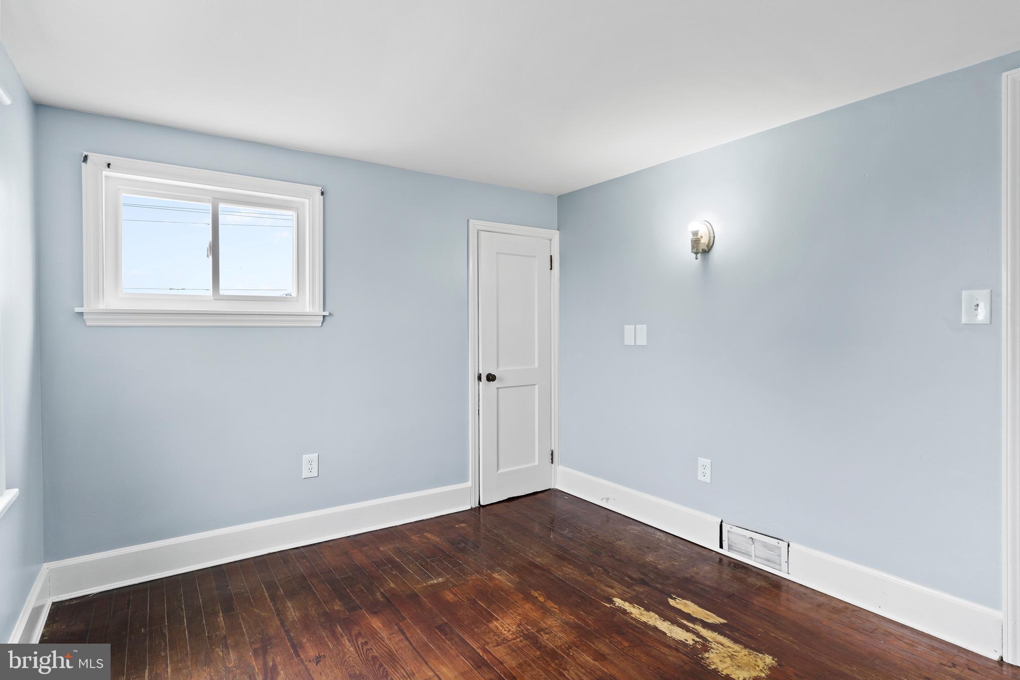1239 E Lisburn Rd