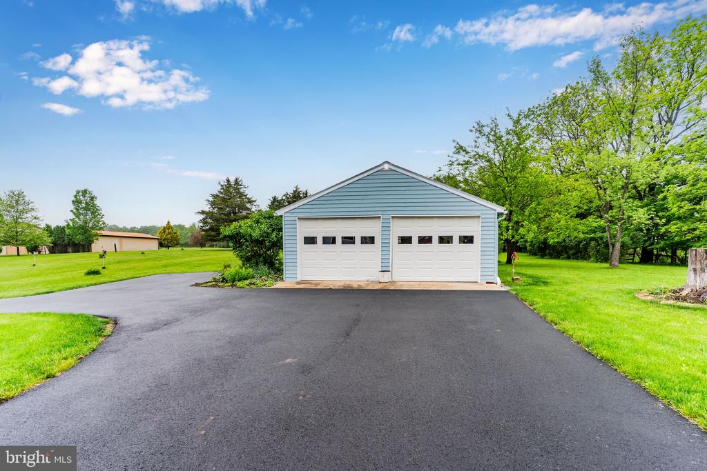 1239 E Lisburn Rd