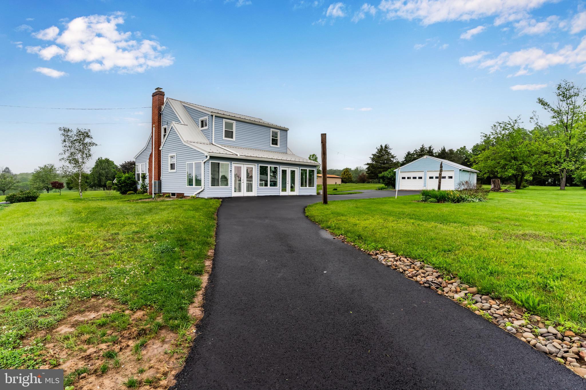1239 E Lisburn Rd