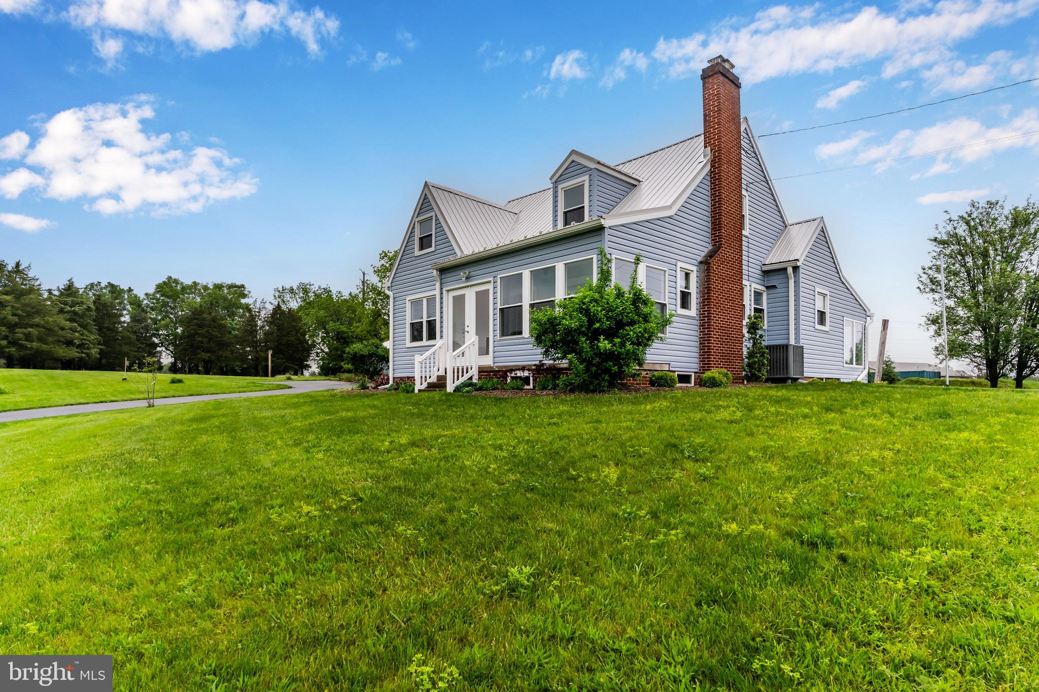 1239 E Lisburn Rd