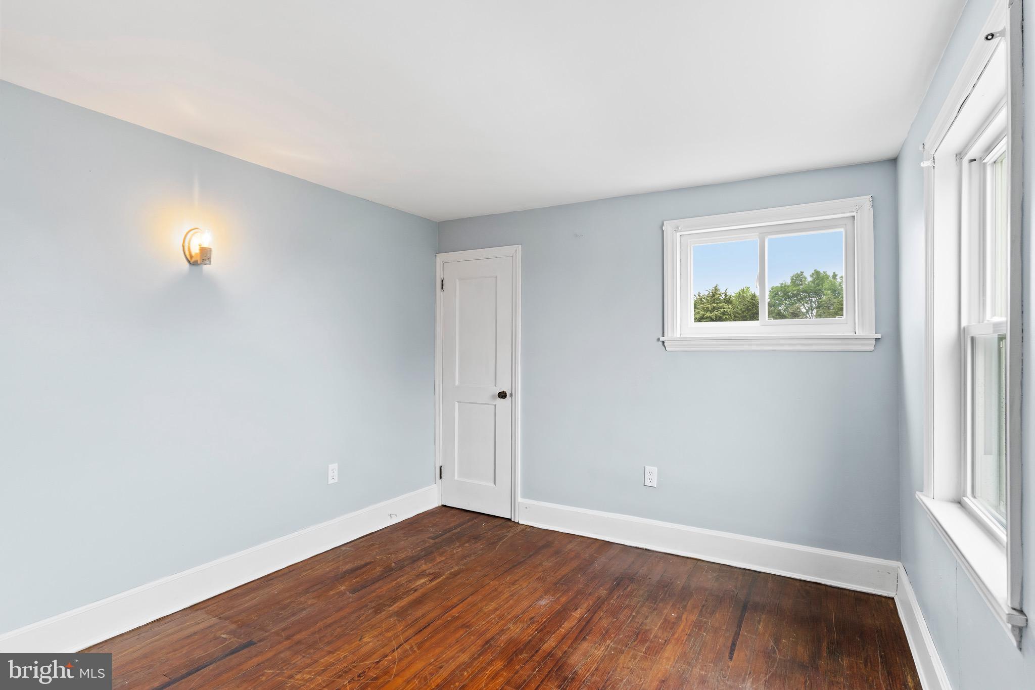 1239 E Lisburn Rd