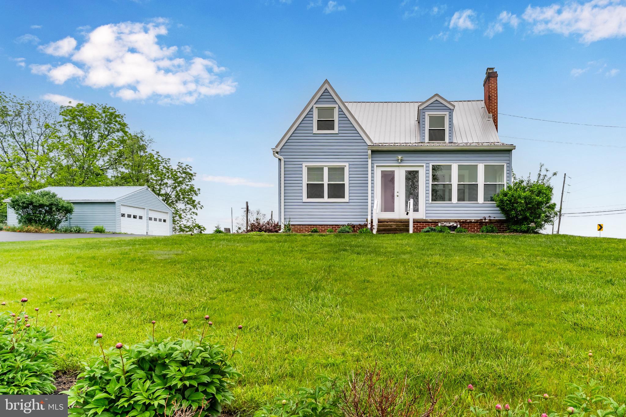 1239 E Lisburn Rd