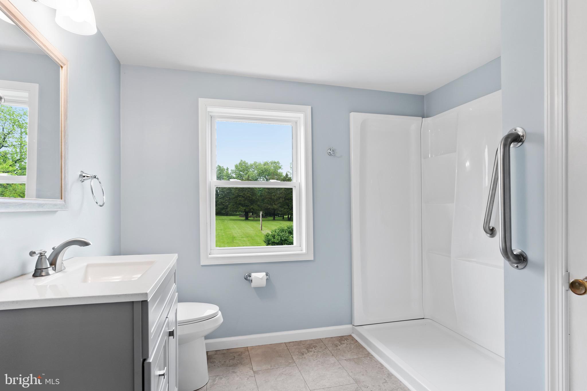 1239 E Lisburn Rd